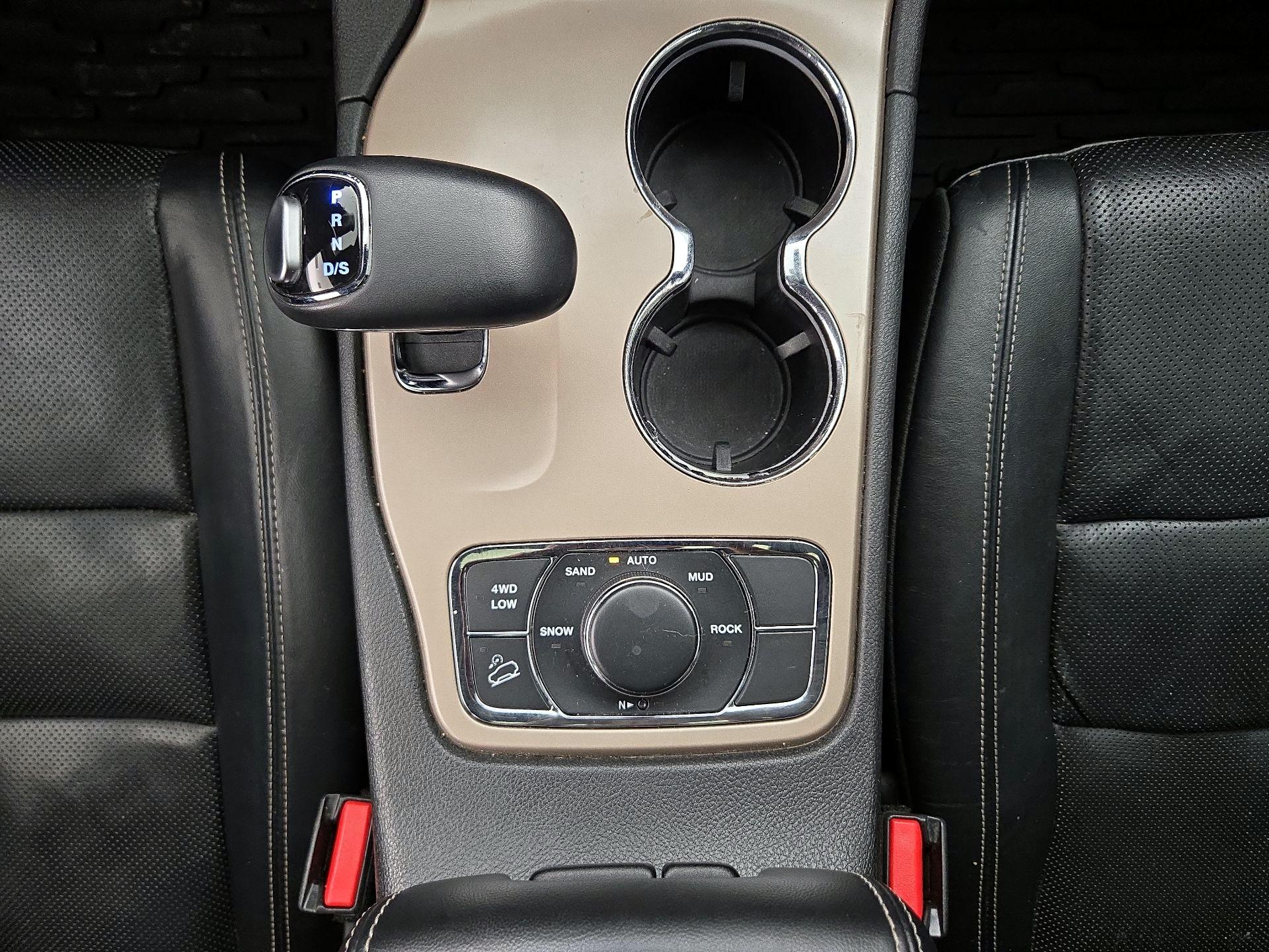 Thumbnail: 2015 Jeep Grand Cherokee - 18