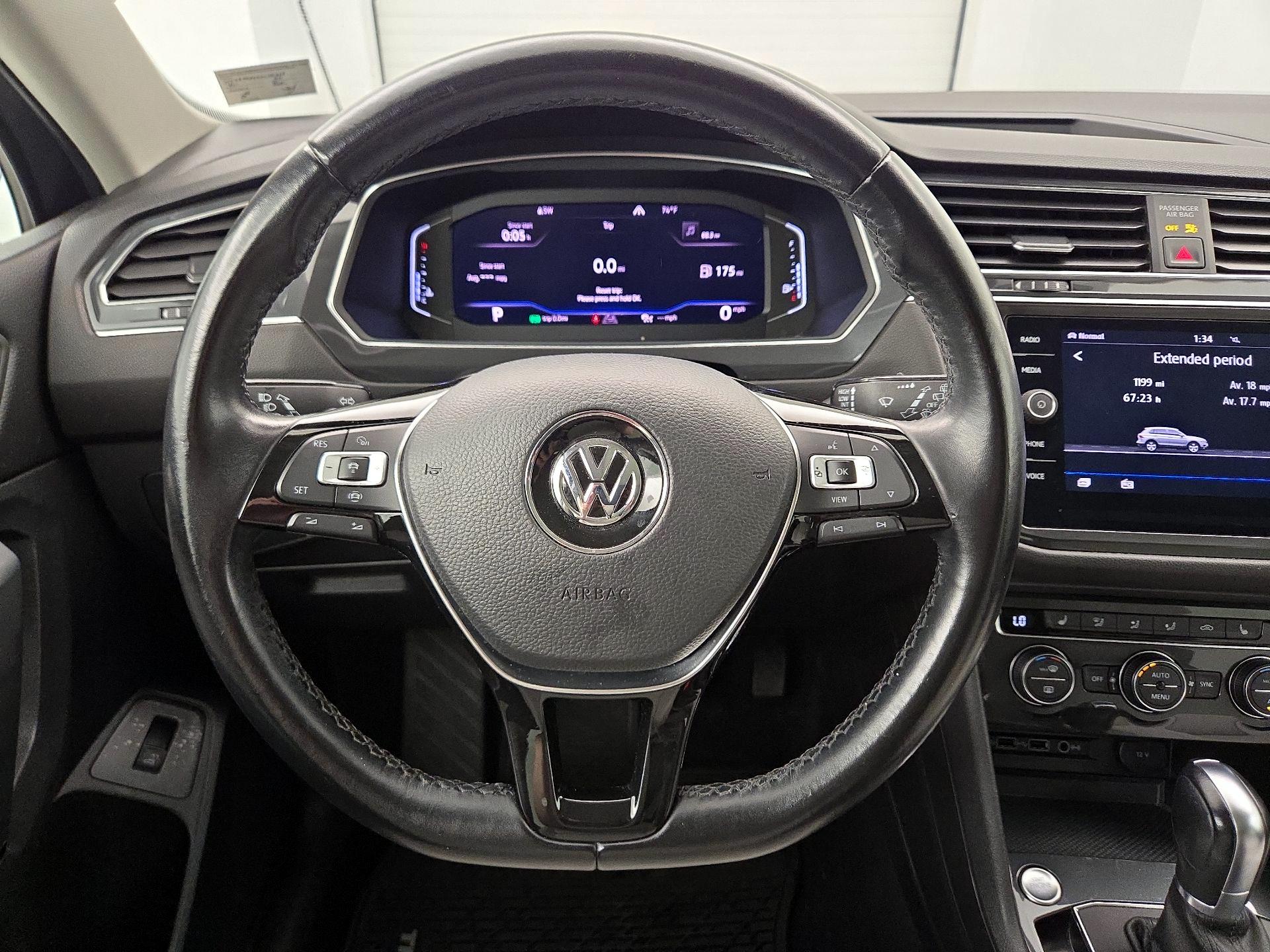 Thumbnail: 2019 Volkswagen Tiguan - 10