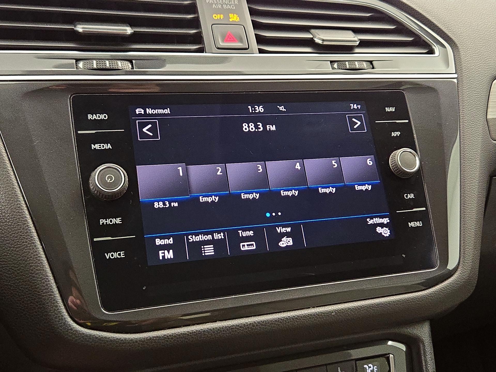 Thumbnail: 2019 Volkswagen Tiguan - 16
