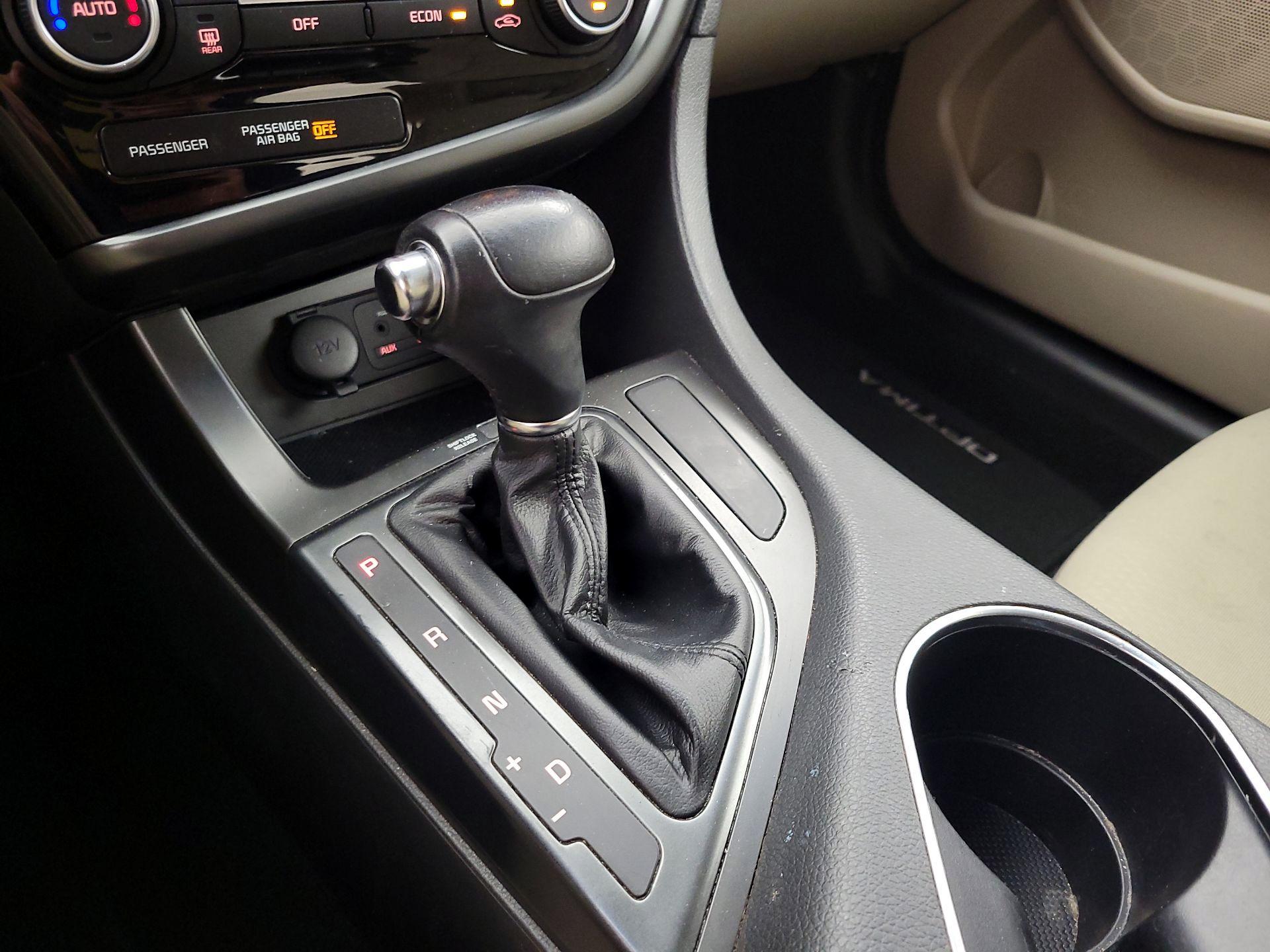 Thumbnail: 2016 Kia Optima - 17