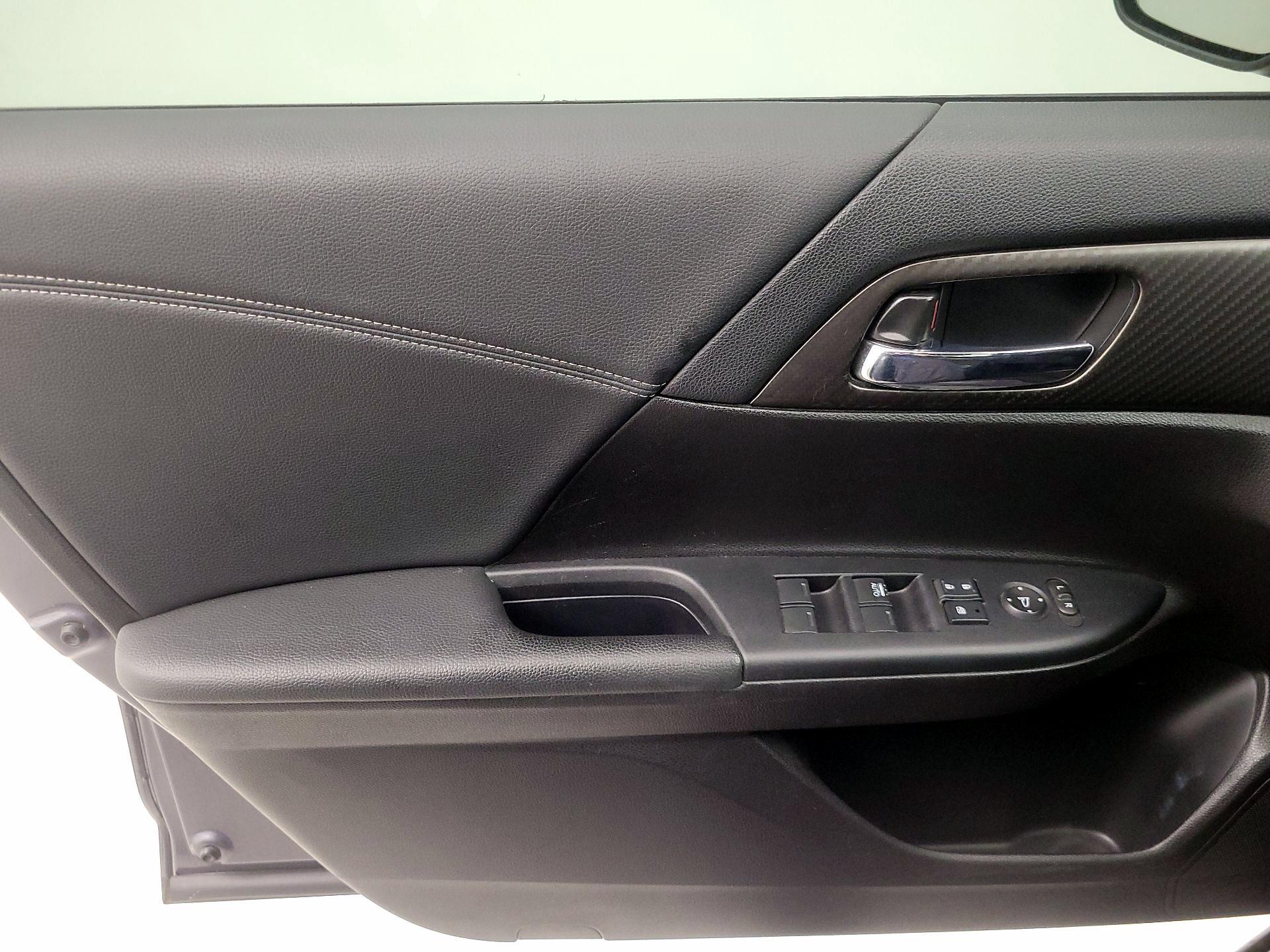 Thumbnail: 2017 Honda Accord - 12