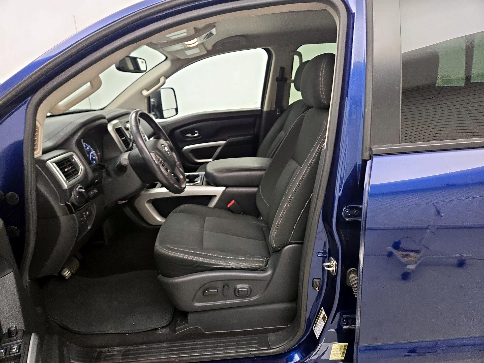 Thumbnail: 2017 Nissan Titan - 11
