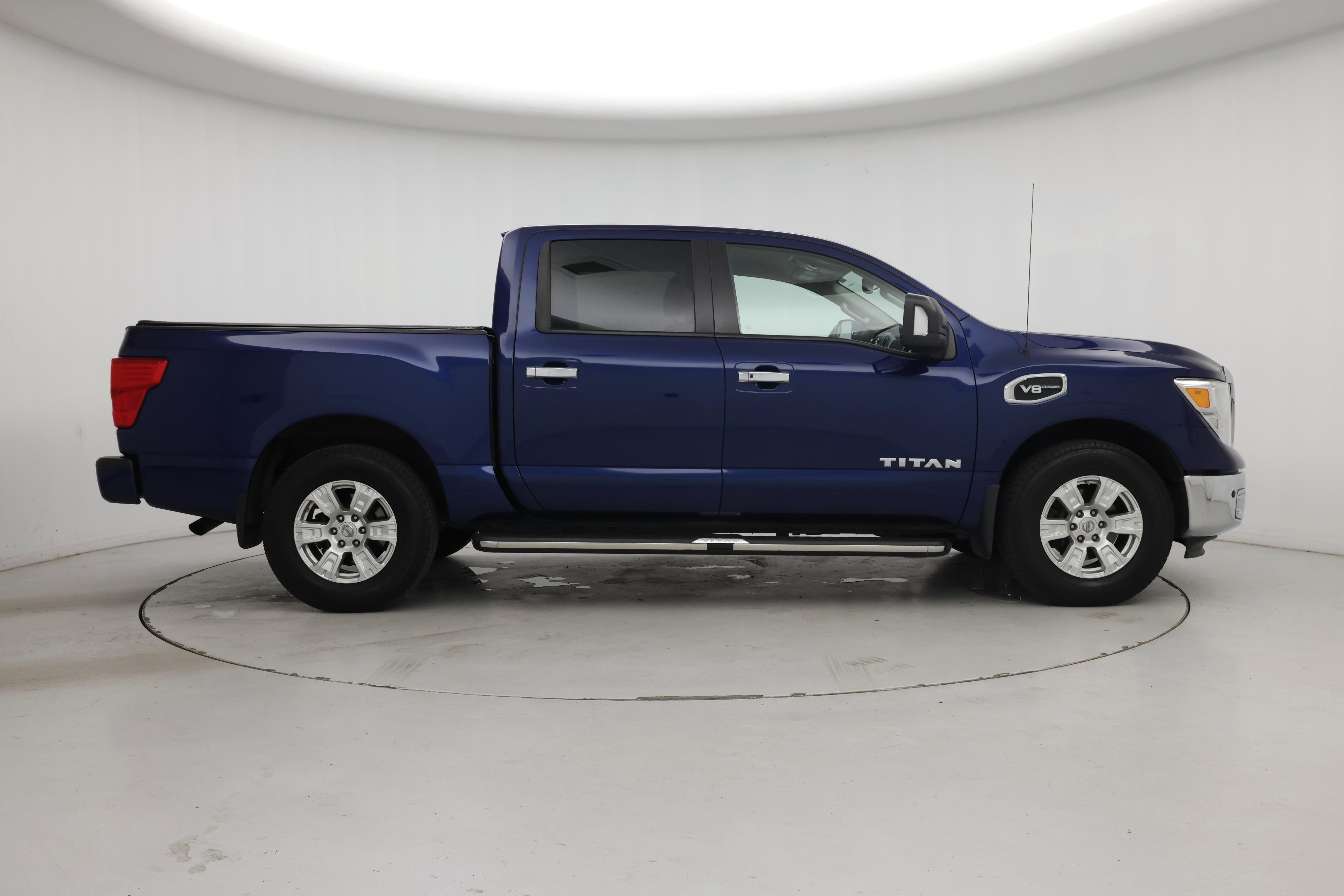 Thumbnail: 2017 Nissan Titan - 7