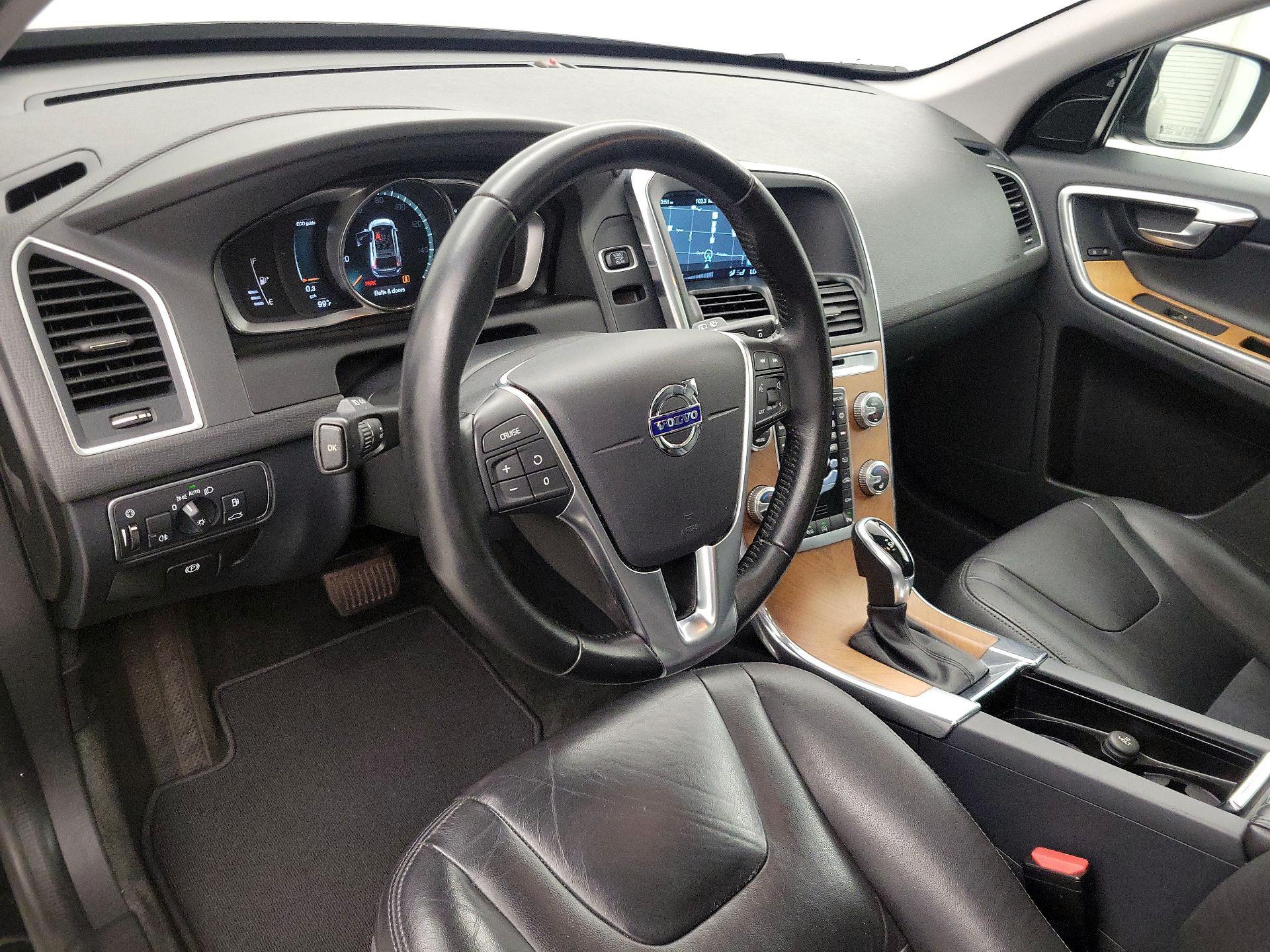 Thumbnail: 2017 Volvo XC60 - 9