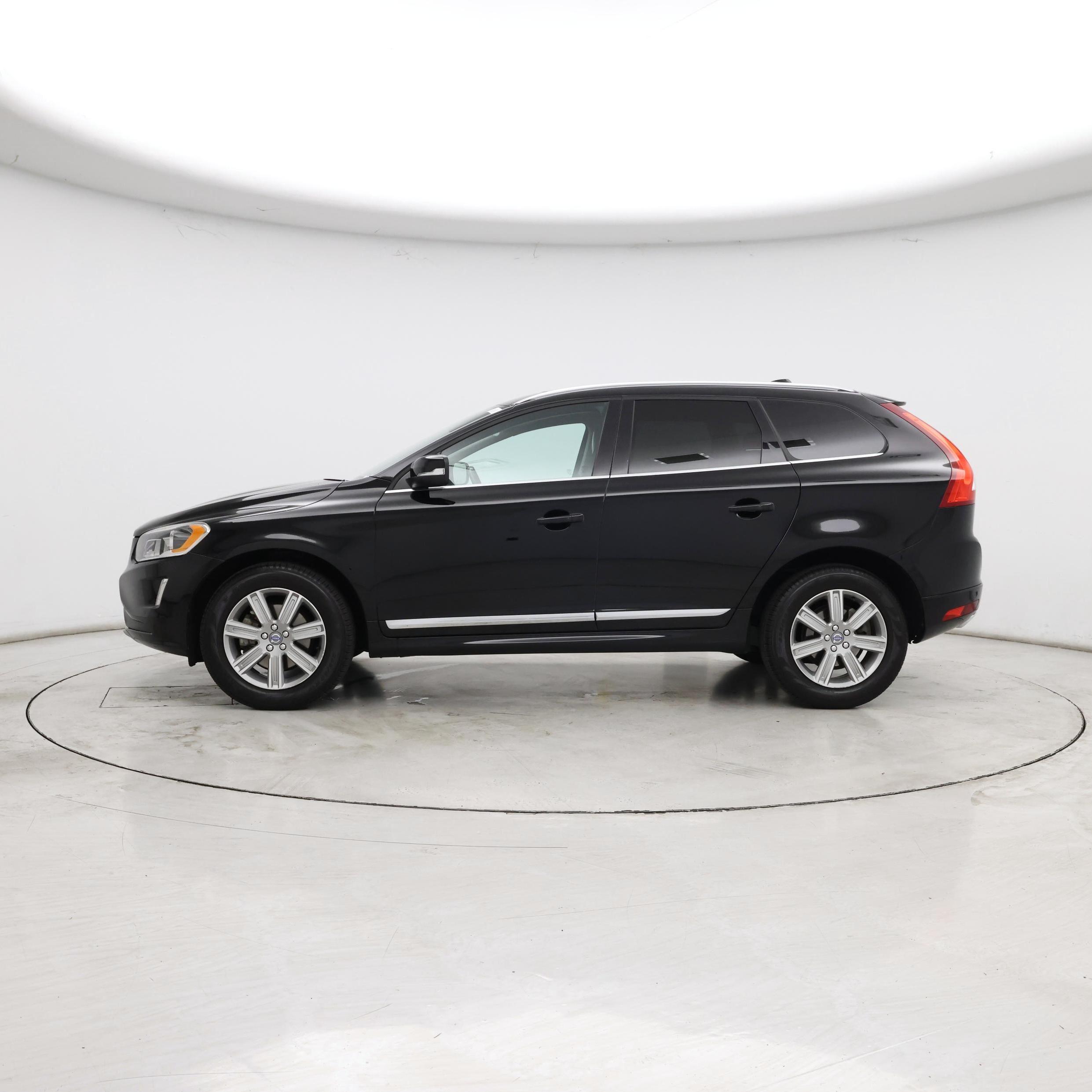 Thumbnail: 2017 Volvo XC60 - 3