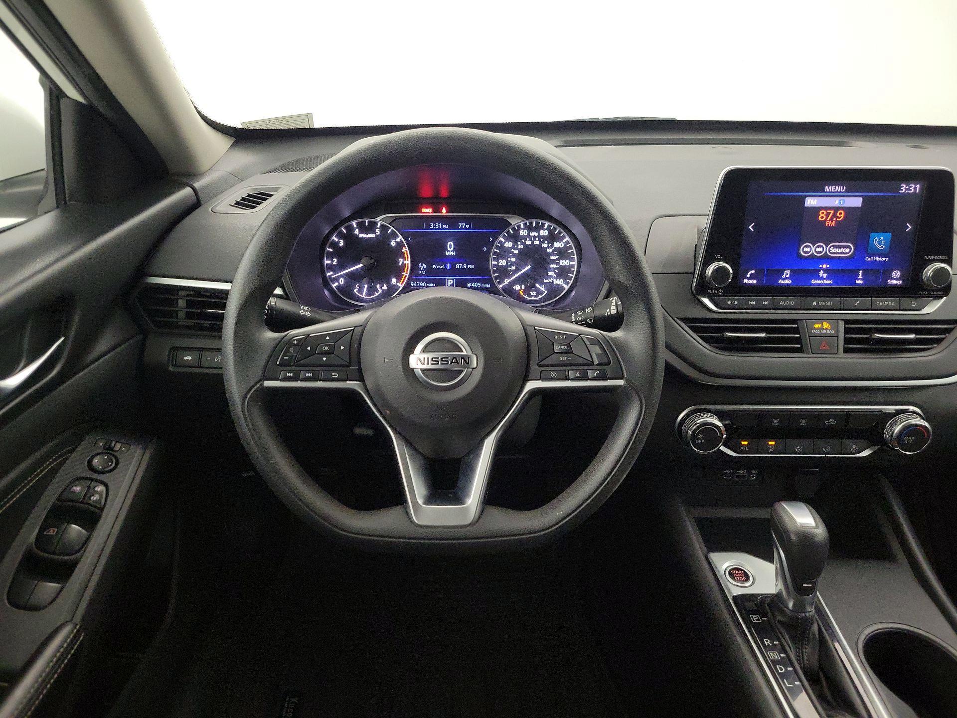 Thumbnail: 2019 Nissan Altima - 10