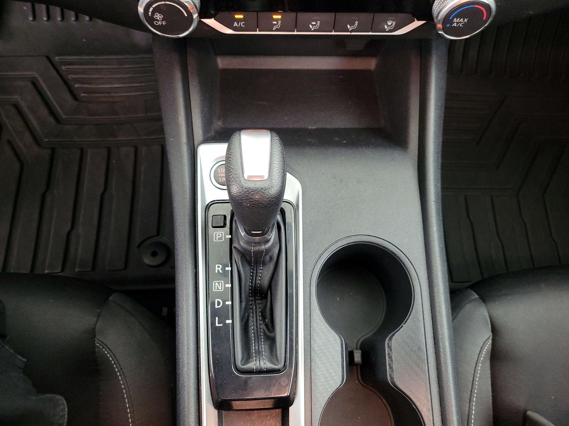 Thumbnail: 2019 Nissan Altima - 17