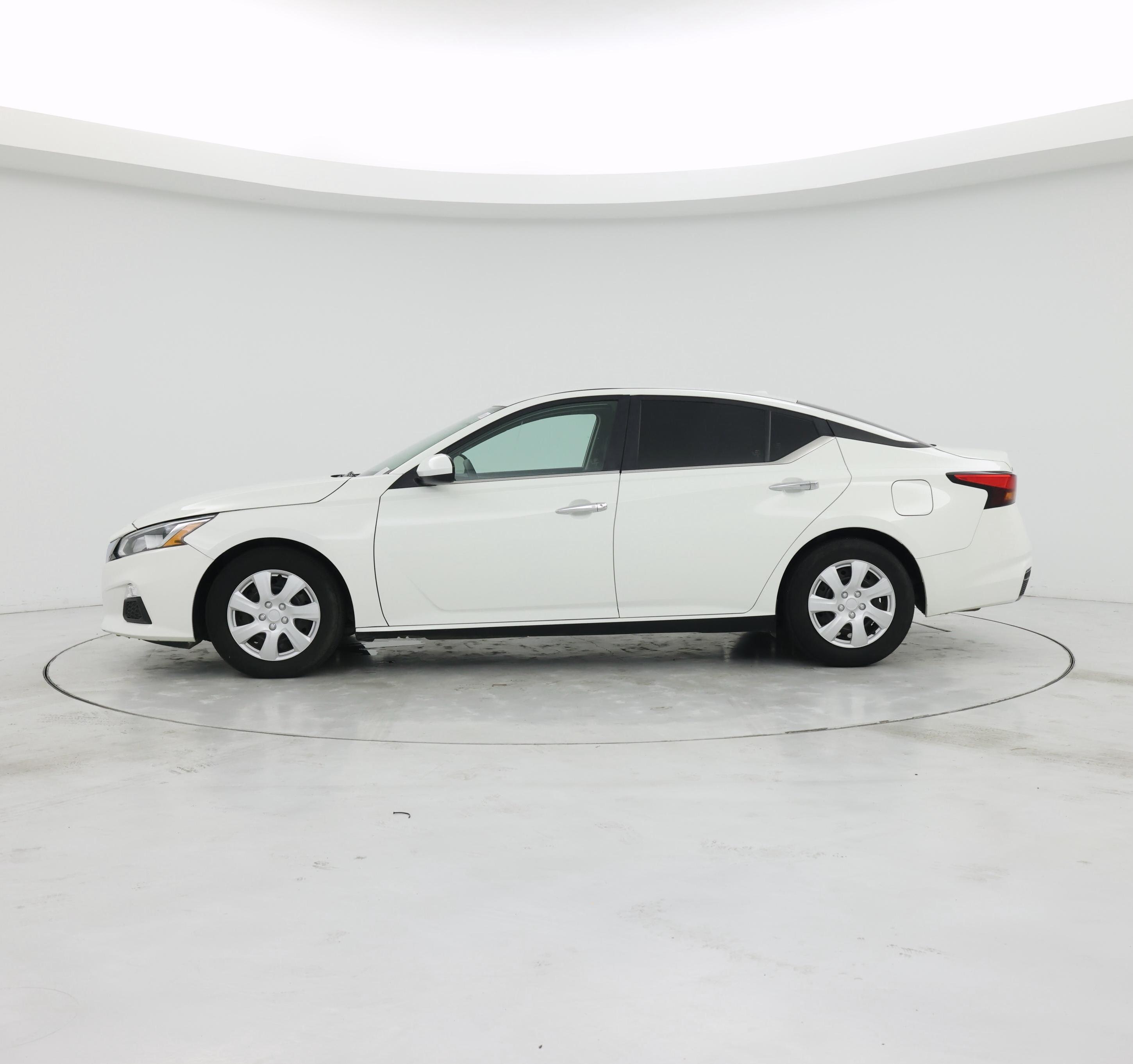Thumbnail: 2019 Nissan Altima - 3