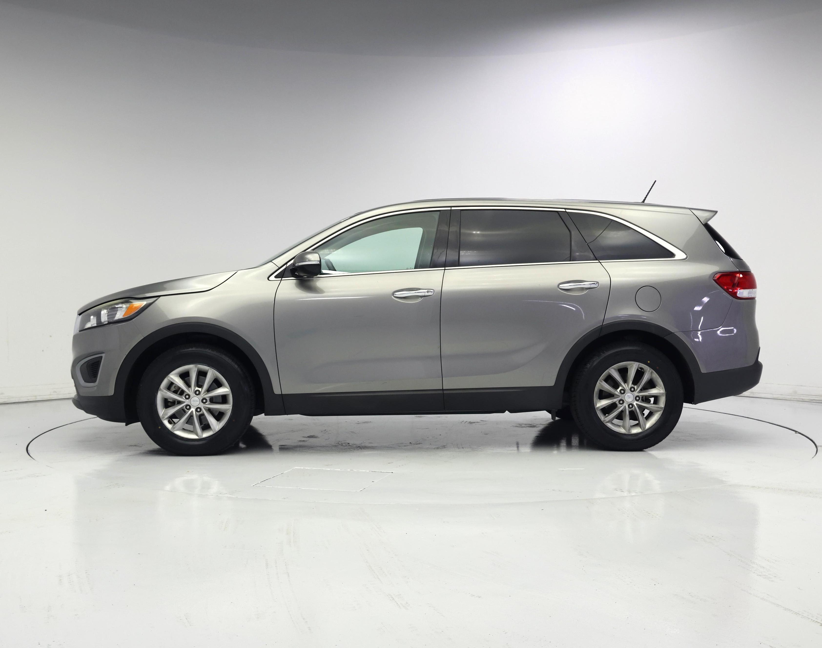 Thumbnail: 2018 Kia Sorento - 3