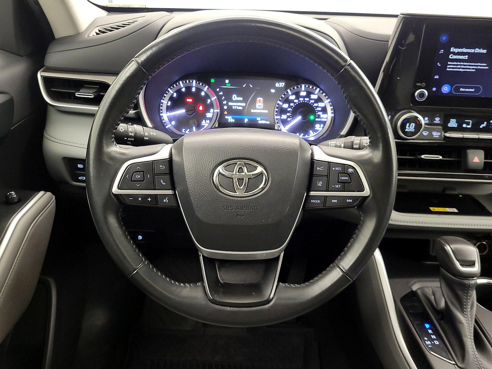 2023 Toyota Highlander XLE - Photo 11