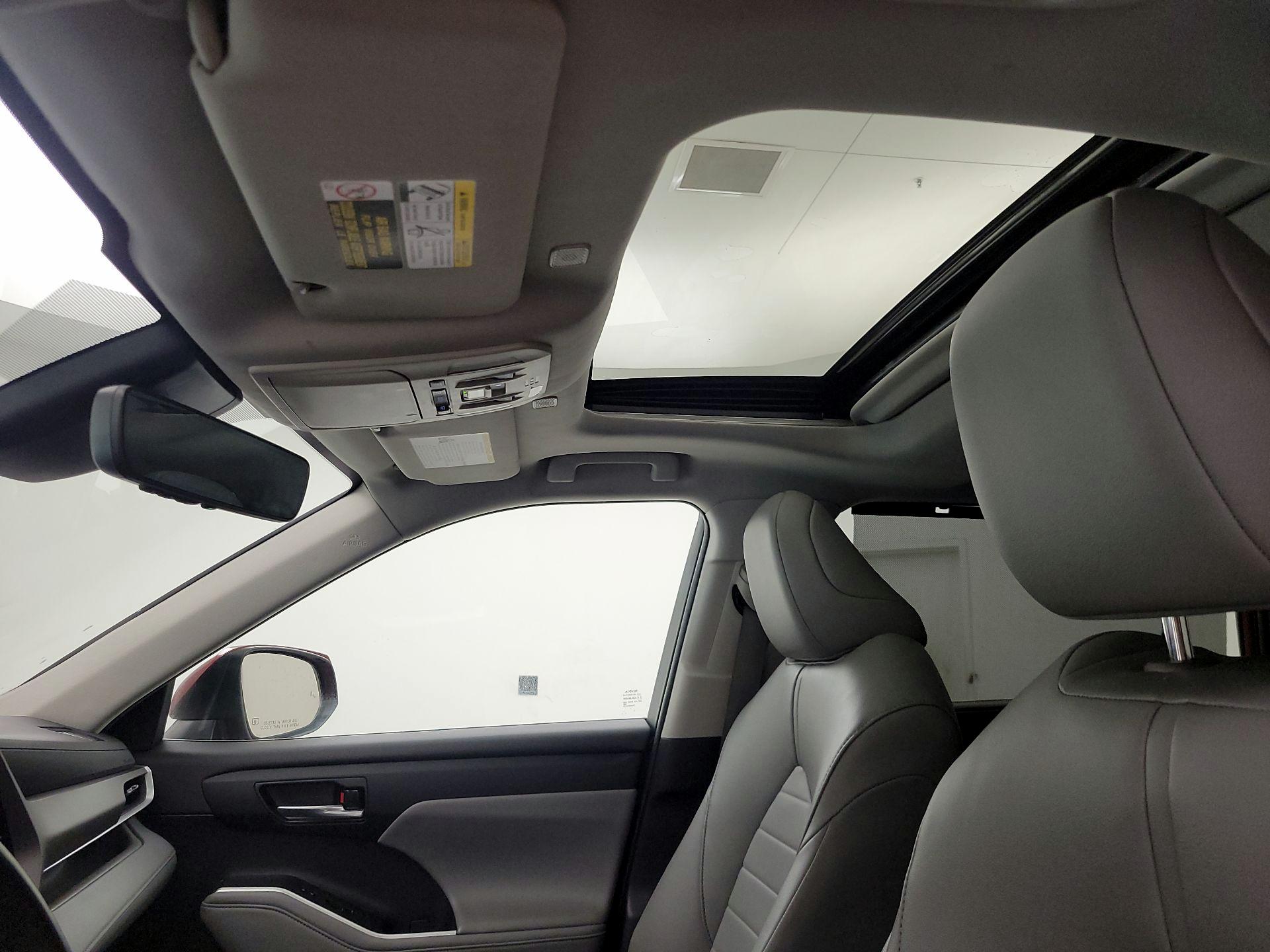 Thumbnail: 2023 Toyota Highlander - 19