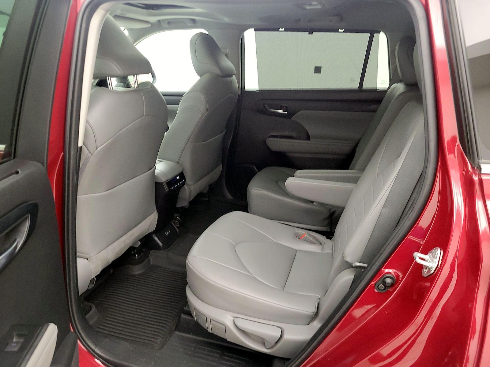 2023 Toyota Highlander XLE - Photo 21