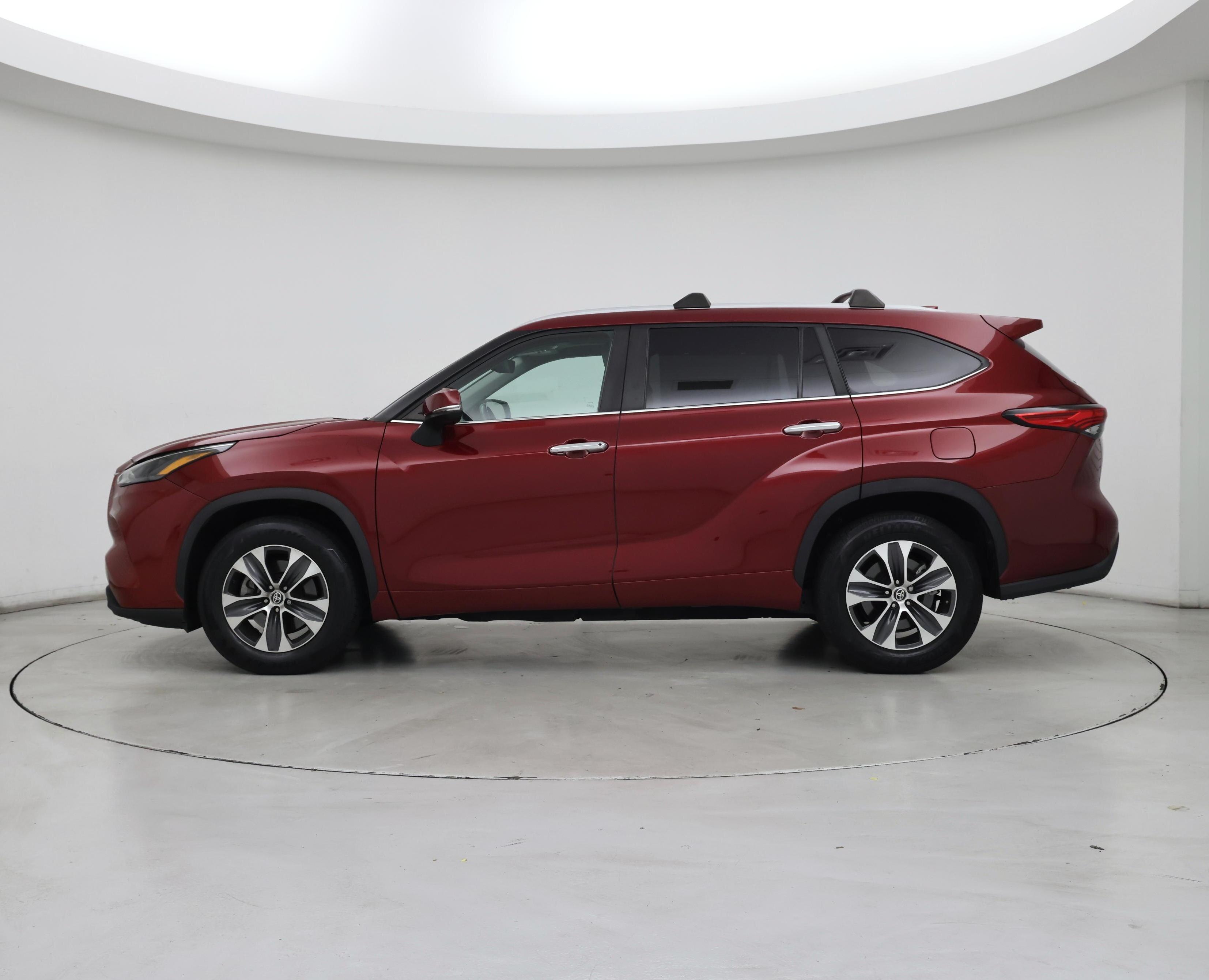 Thumbnail: 2023 Toyota Highlander - 3