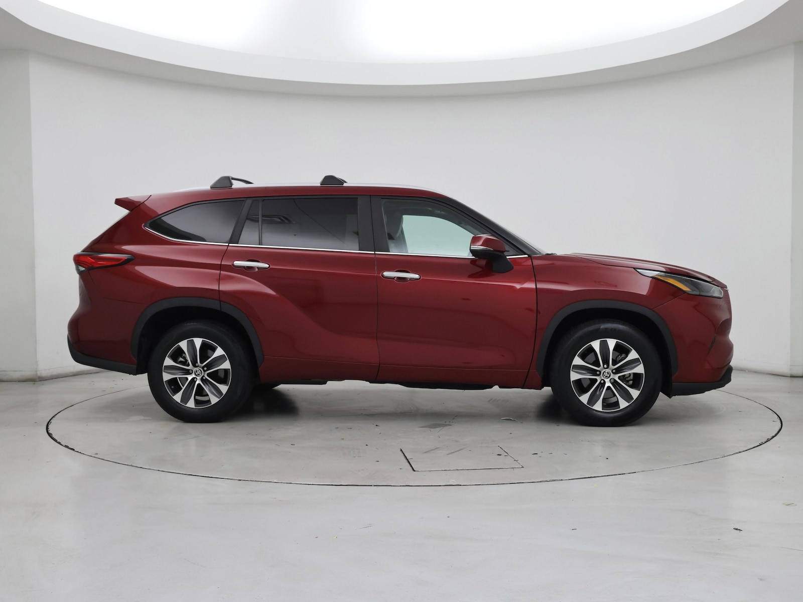 2023 Toyota Highlander XLE - Photo 8