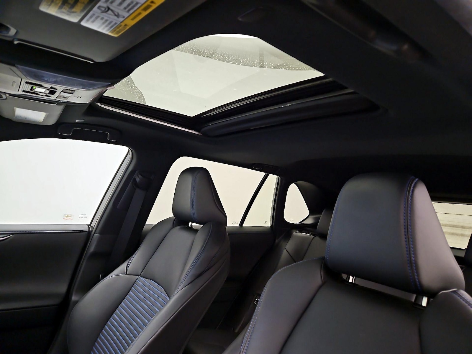 2024 Toyota RAV4 XSE - Photo 20