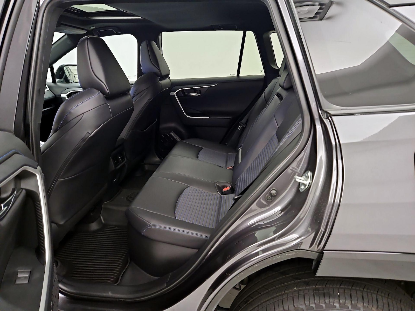 2024 Toyota RAV4 XSE - Photo 21