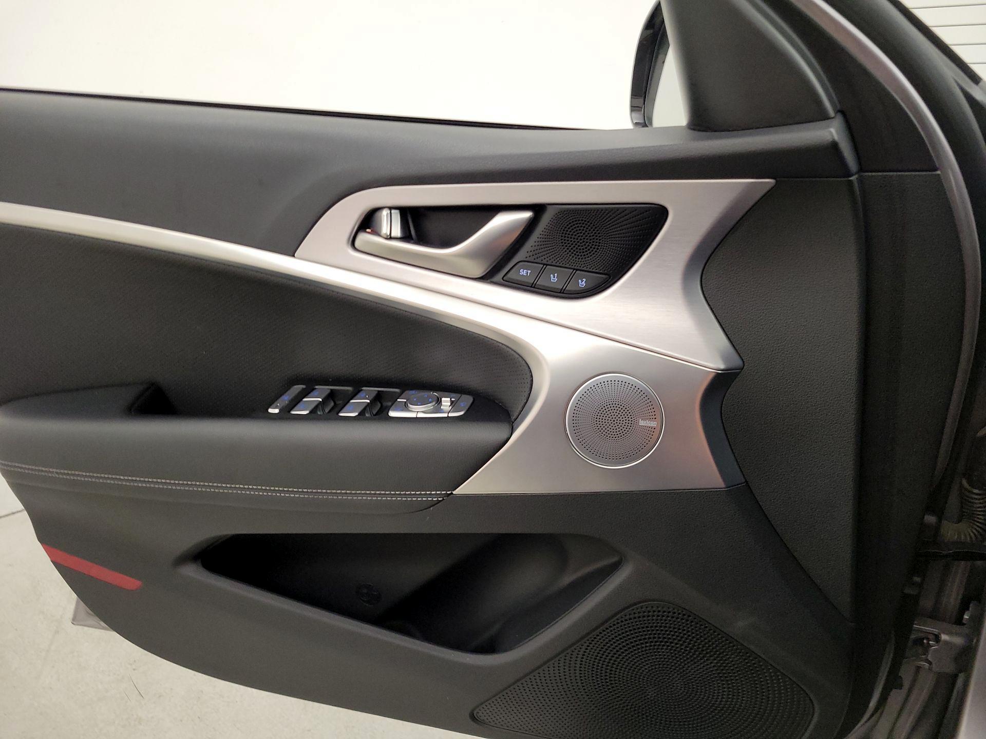Thumbnail: 2021 Genesis G70 - 12