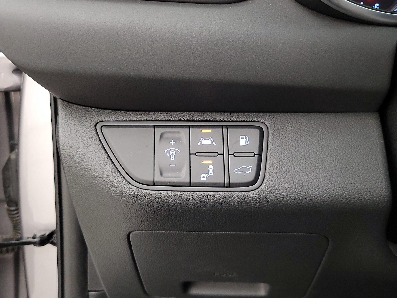 2021 GENESIS G70 Standard - Photo 14