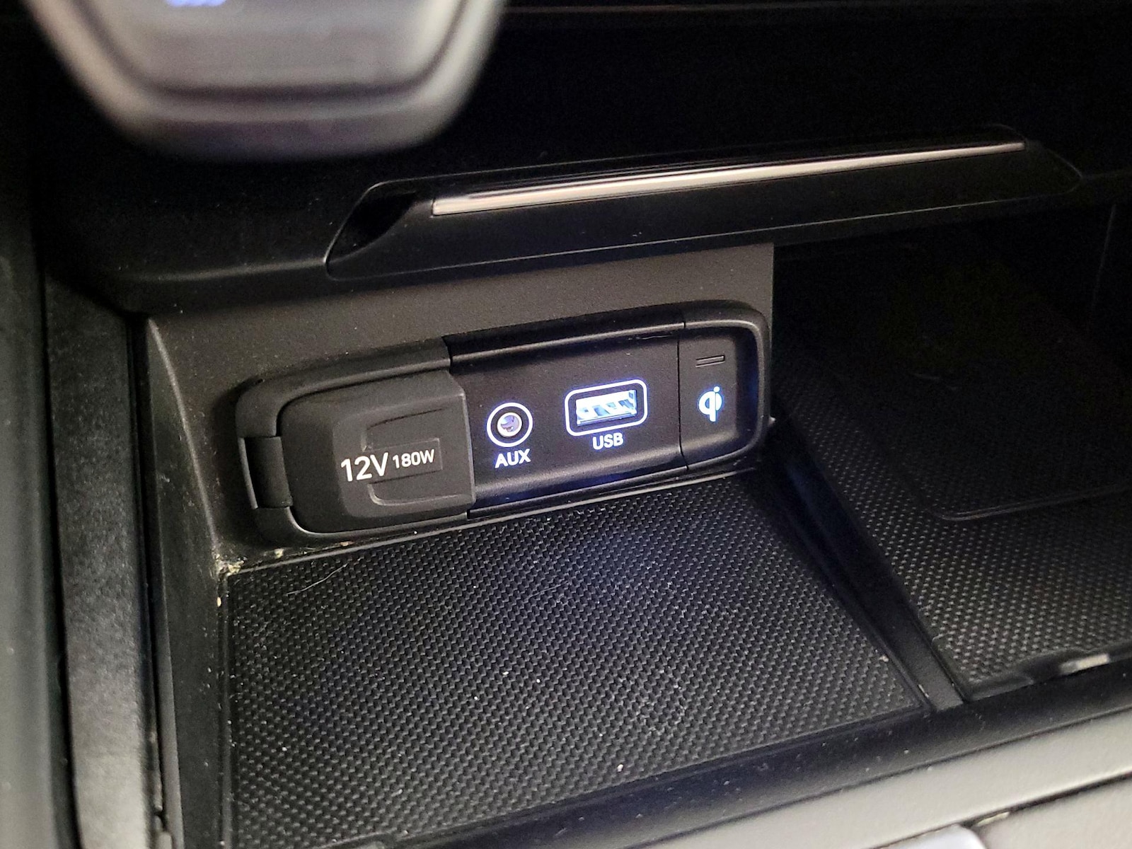 2021 GENESIS G70 Standard - Photo 20