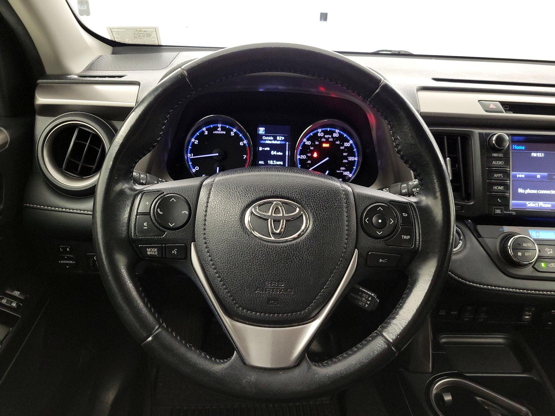 Thumbnail: 2018 Toyota RAV4 - 10