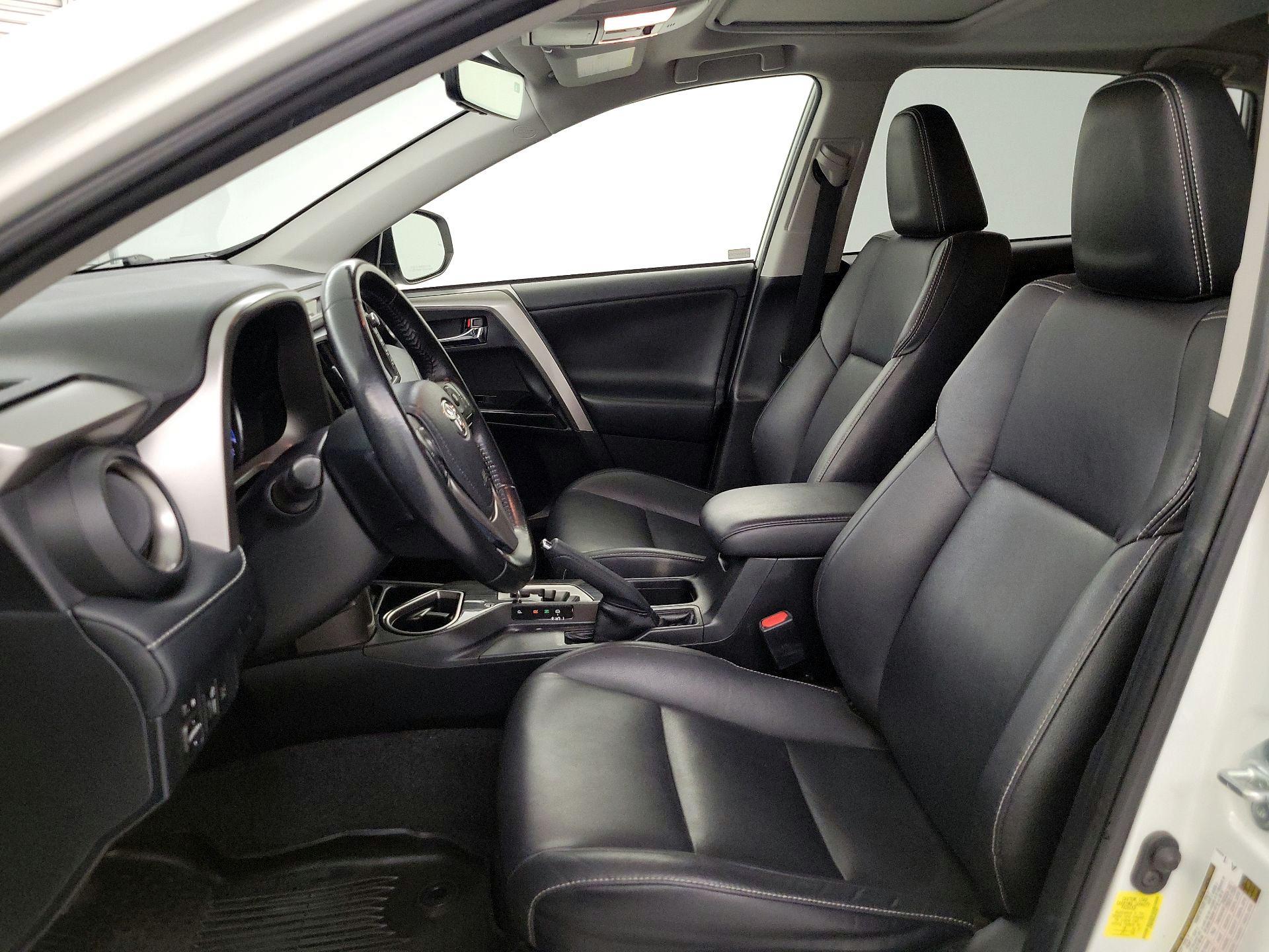 Thumbnail: 2018 Toyota RAV4 - 11