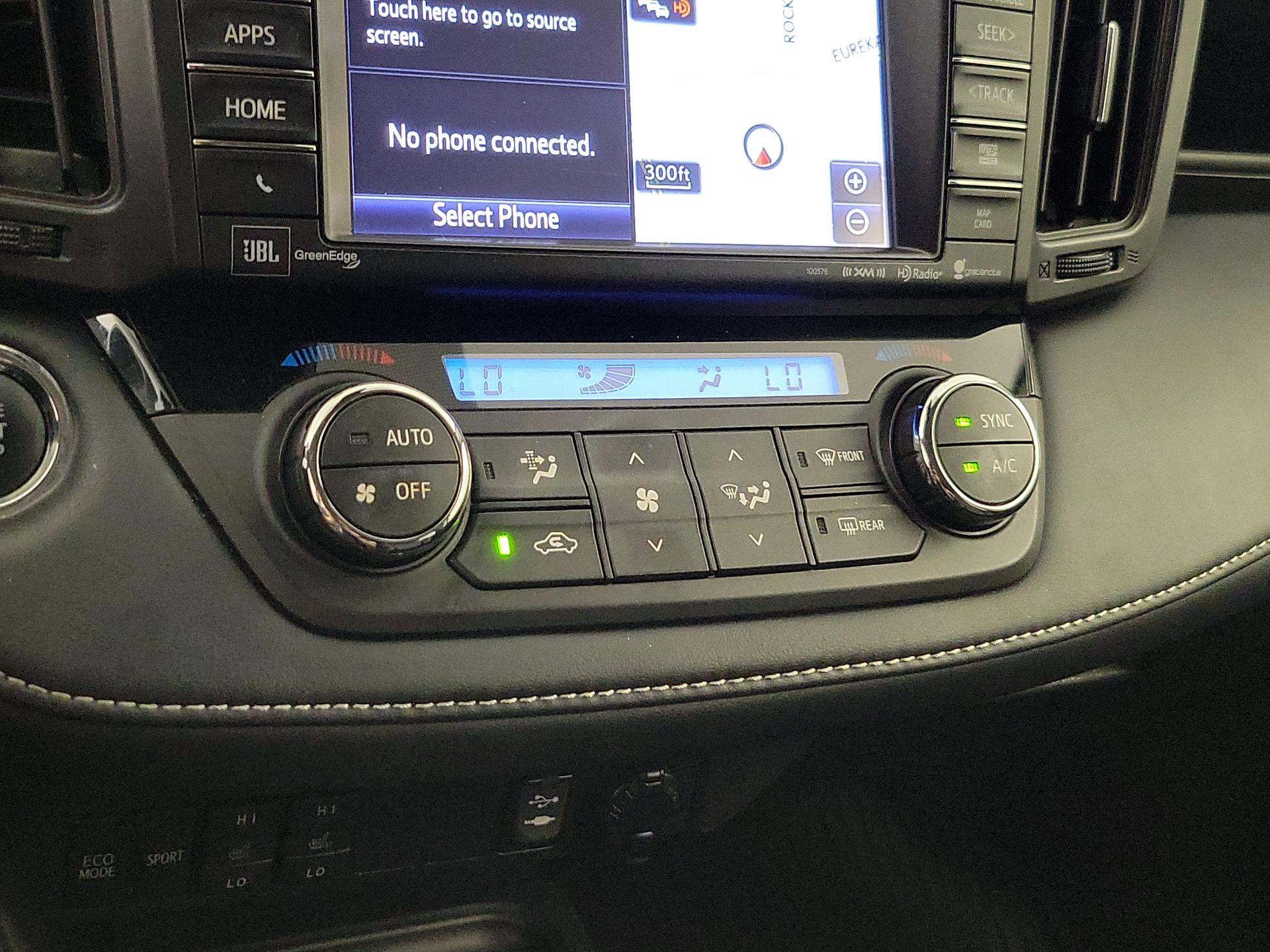 Thumbnail: 2018 Toyota RAV4 - 17