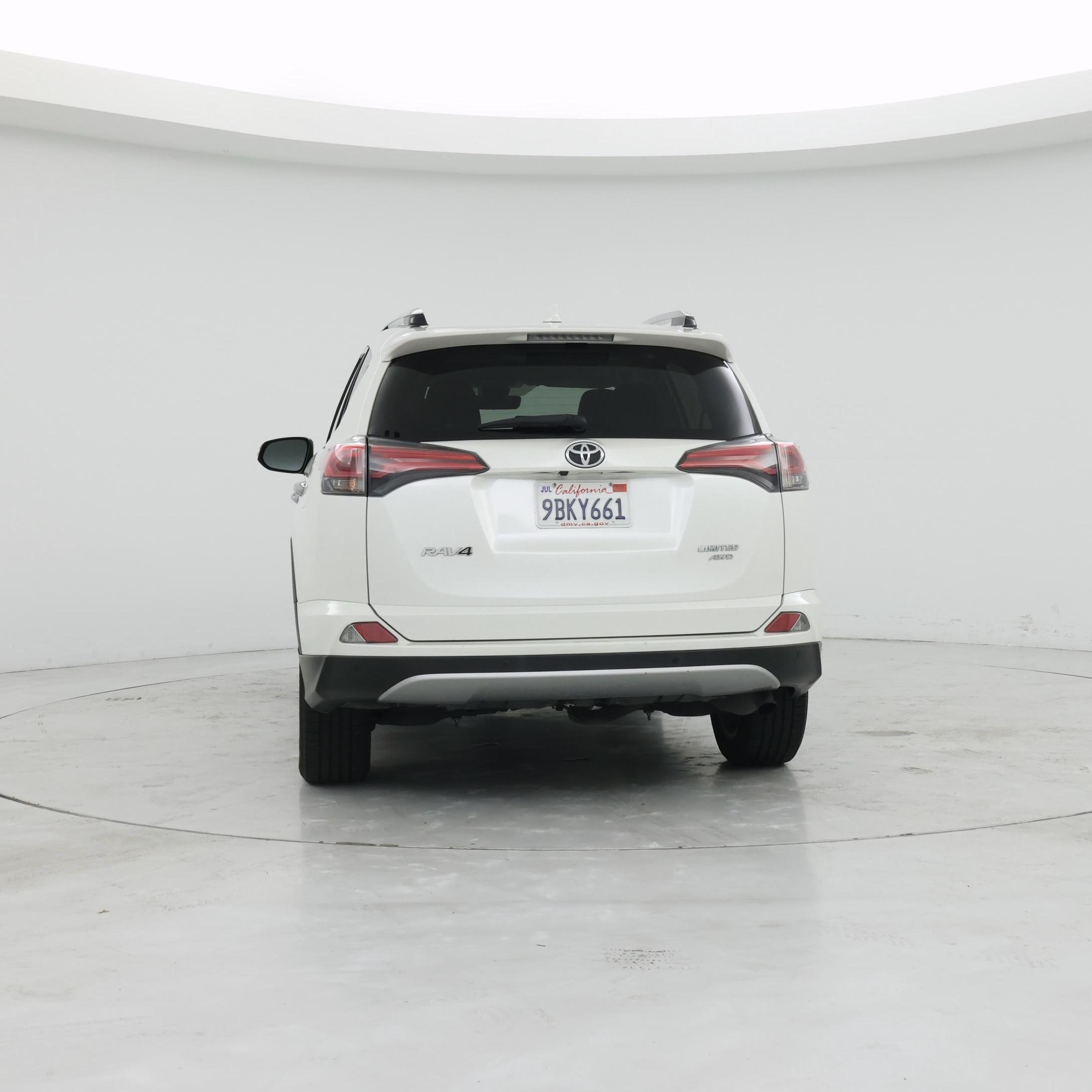 Thumbnail: 2018 Toyota RAV4 - 6