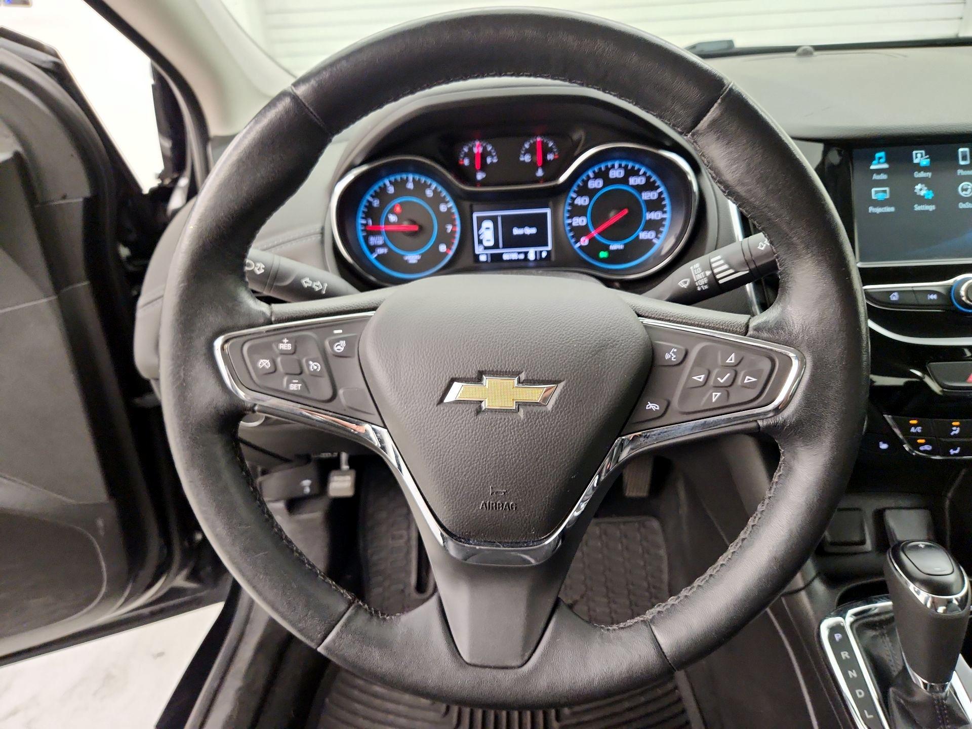 Thumbnail: 2017 Chevrolet Cruze - 10