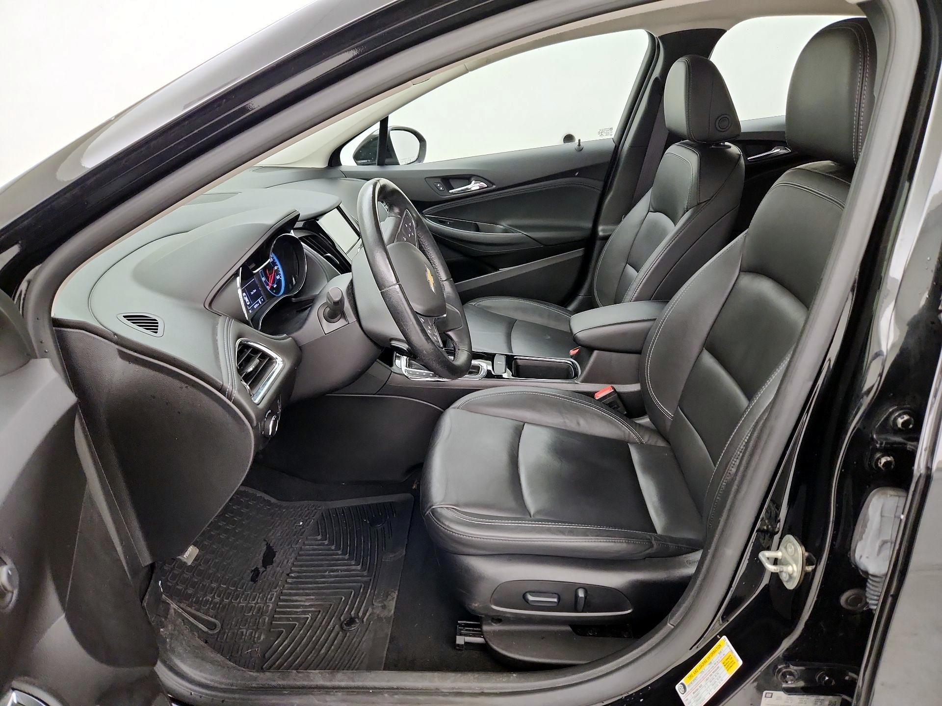 Thumbnail: 2017 Chevrolet Cruze - 11