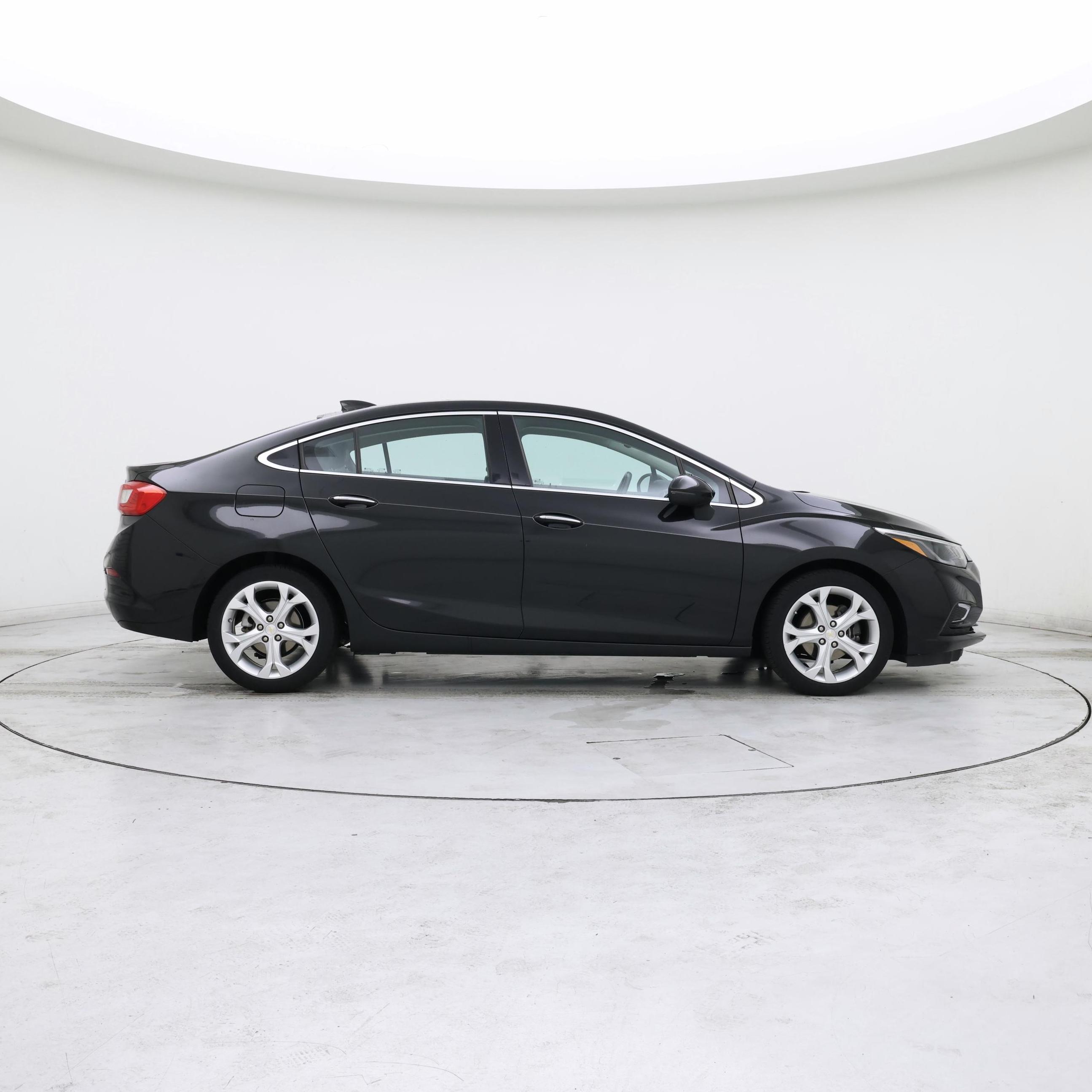 Thumbnail: 2017 Chevrolet Cruze - 7