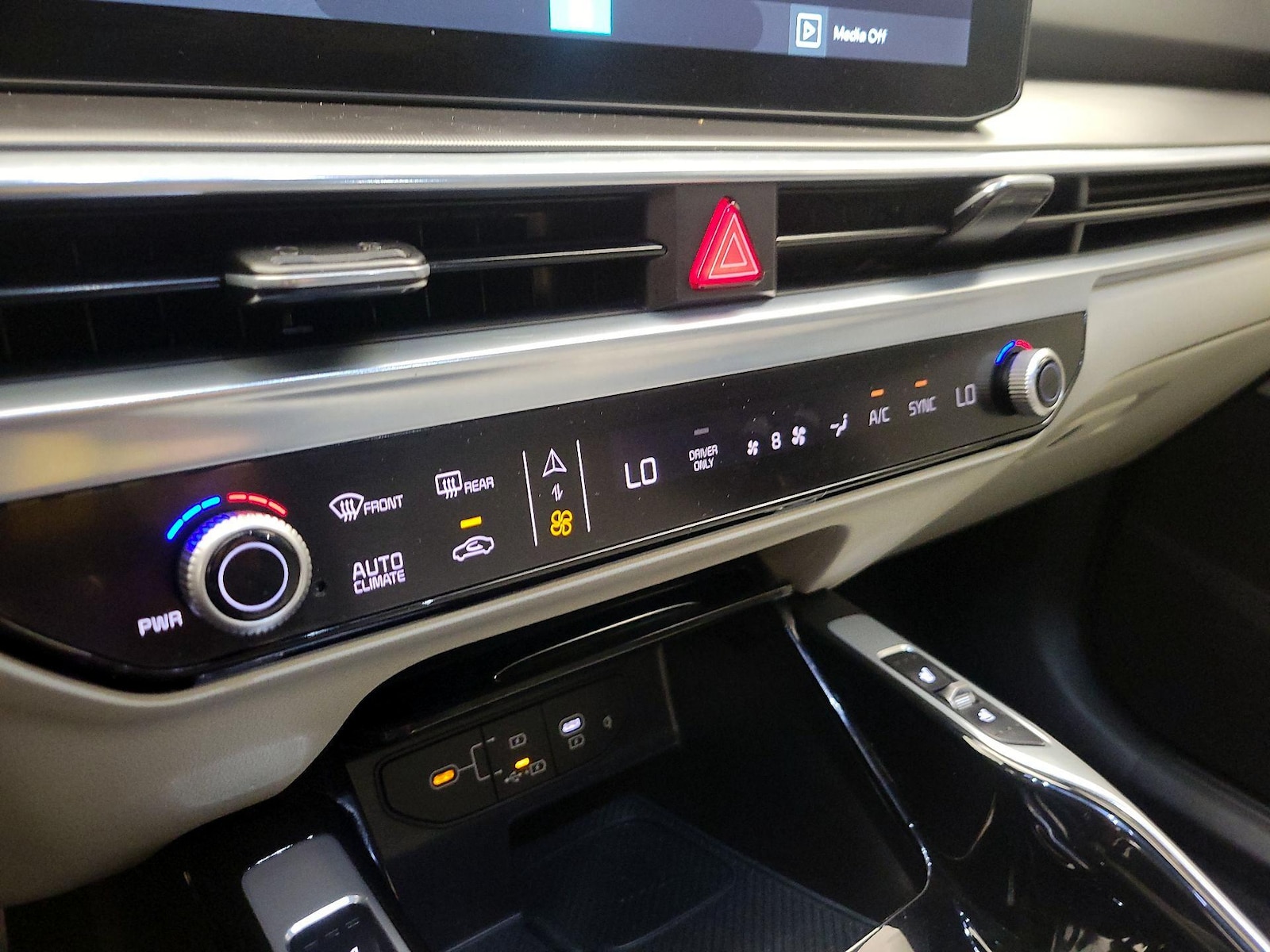 2025 Kia Sorento SX Prestige Hybrid - Photo 18