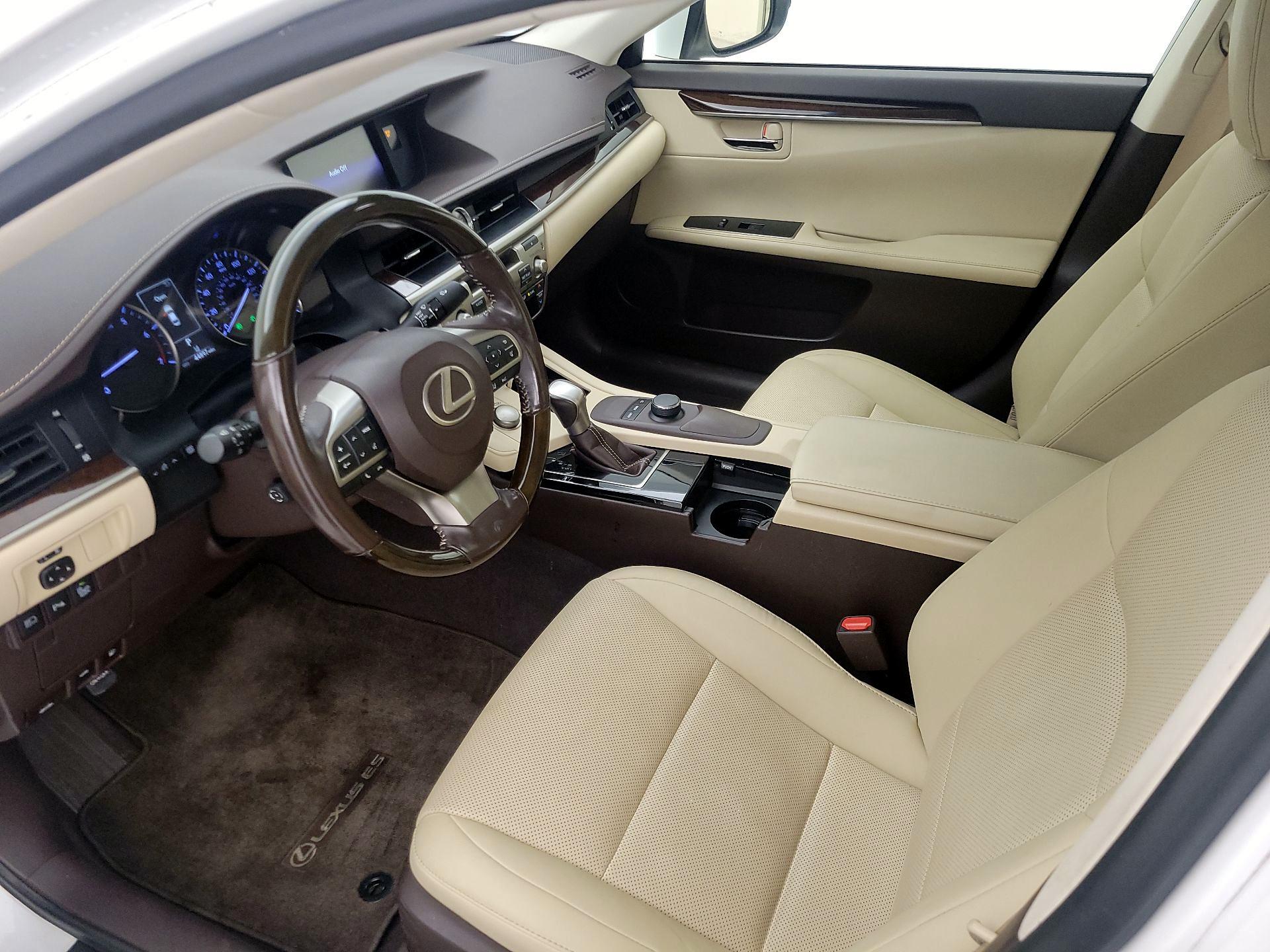 Thumbnail: 2017 Lexus ES - 11