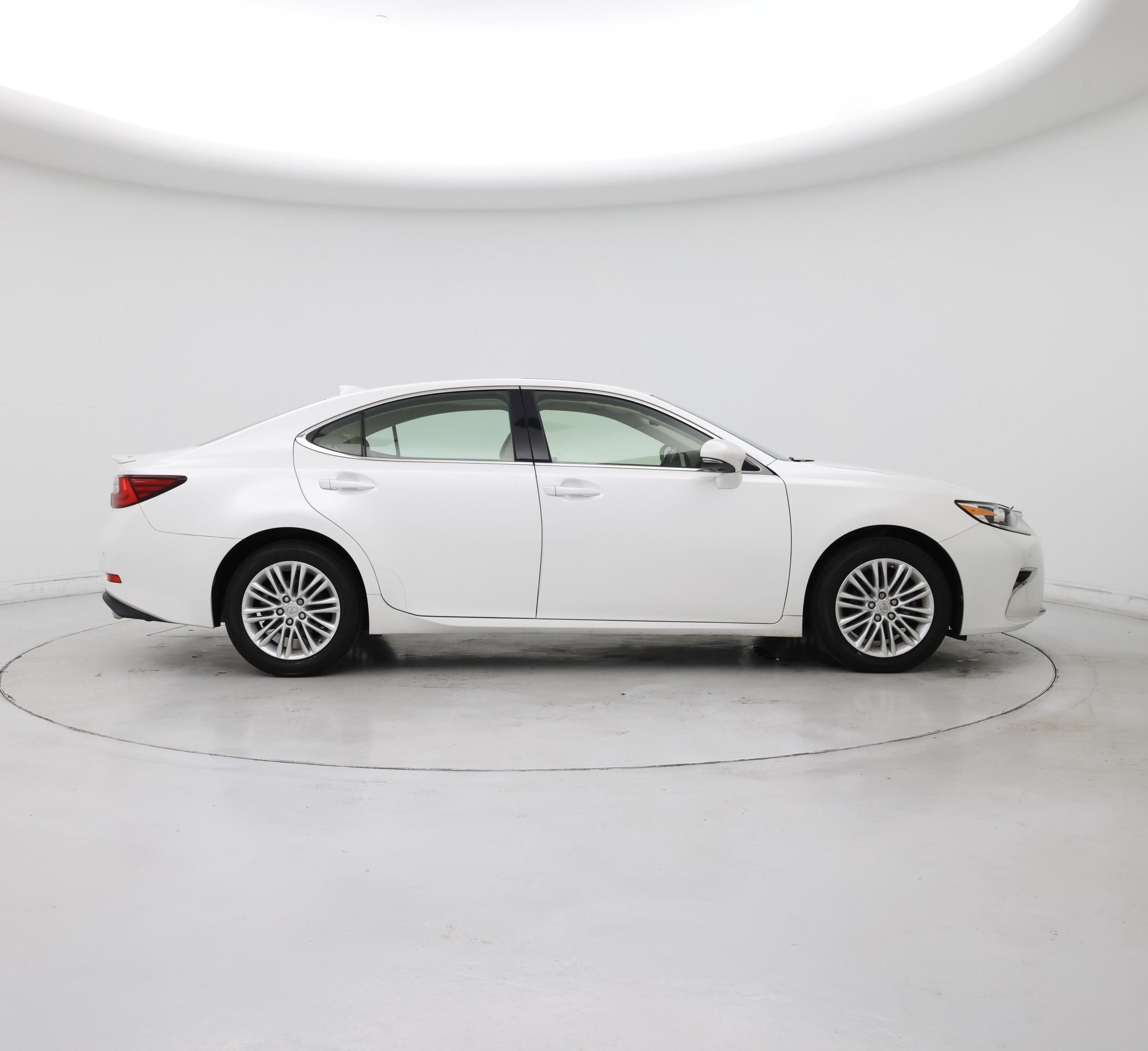 Thumbnail: 2017 Lexus ES - 7