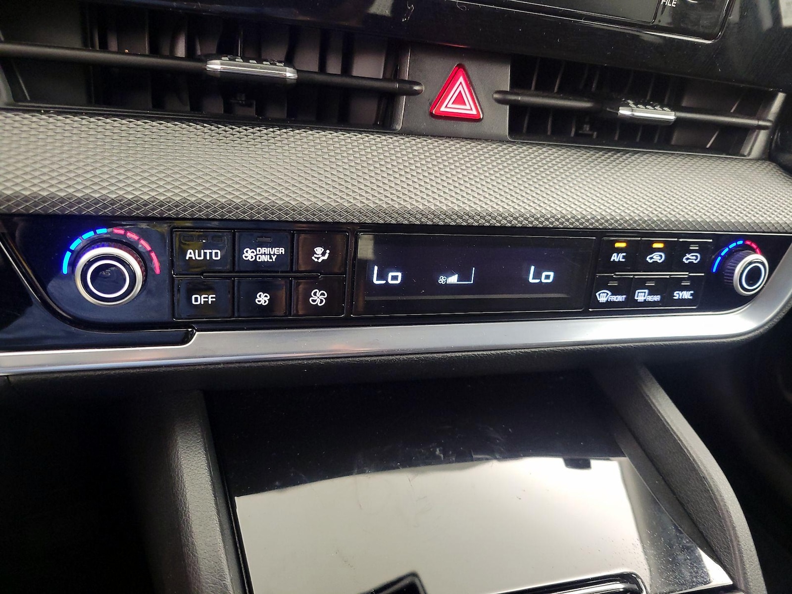 2023 Kia Sportage LX Hybrid - Photo 17