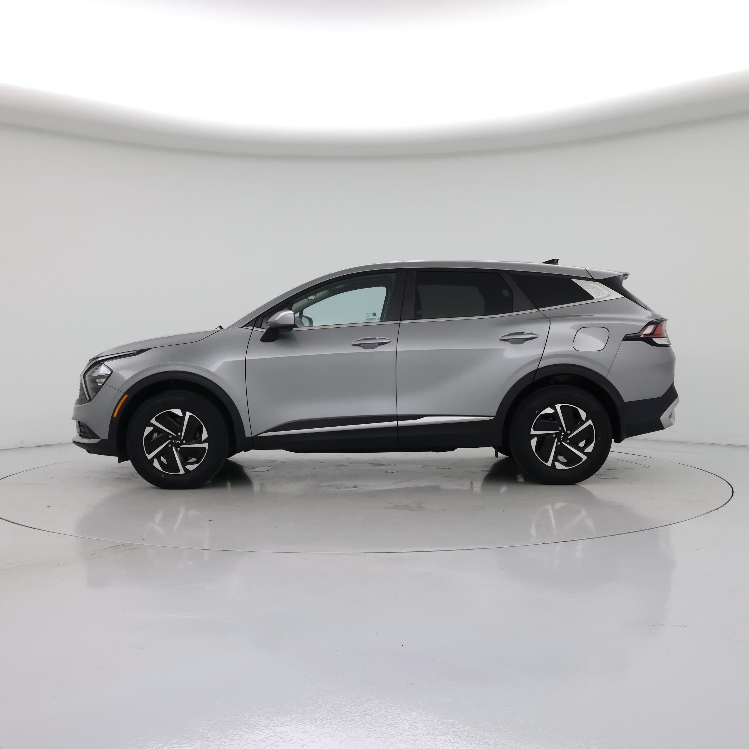Thumbnail: 2023 Kia Sportage - 3