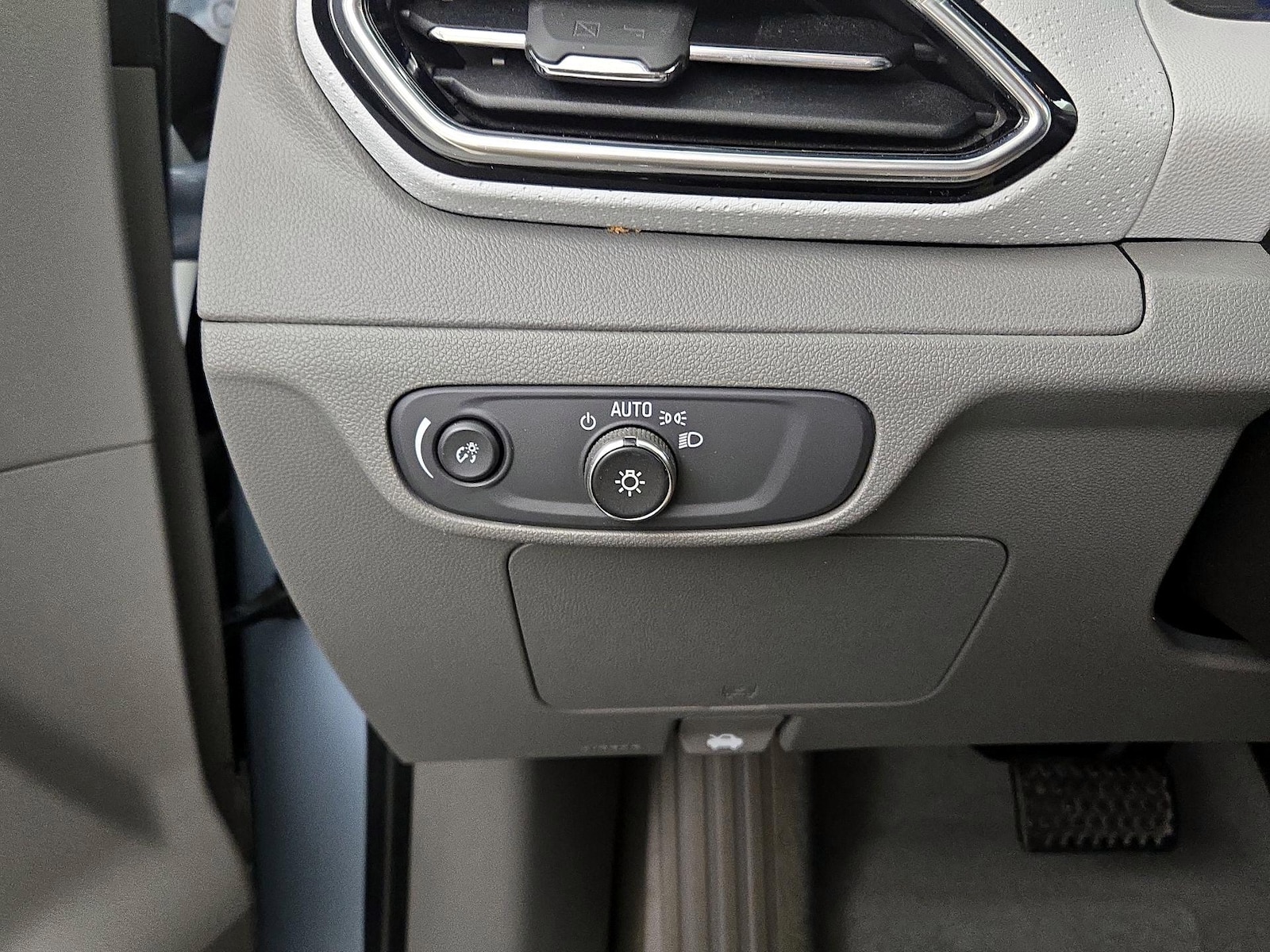 2022 Chevrolet Bolt EUV Premier - Photo 14