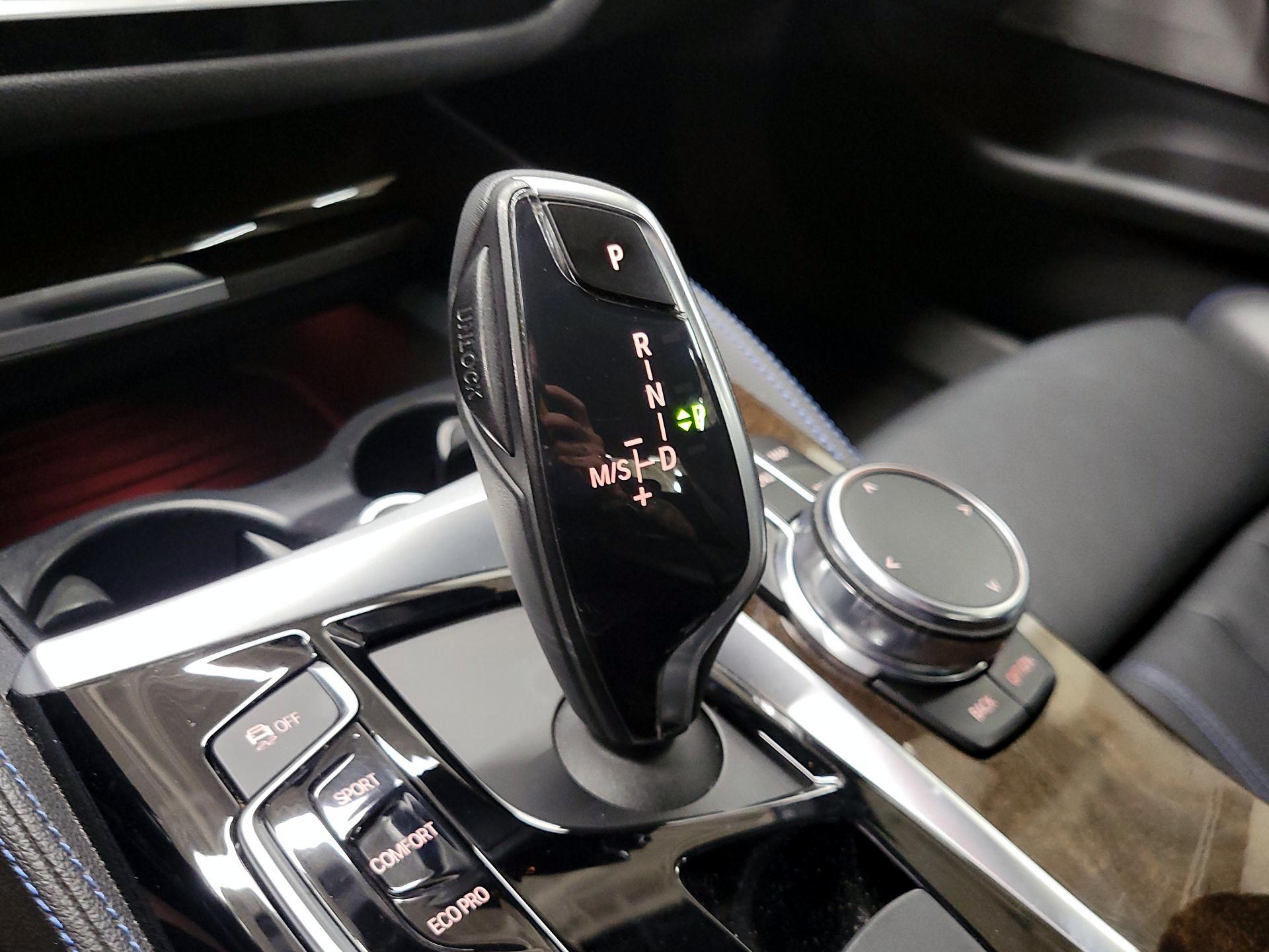 Thumbnail: 2018 BMW 5 Series - 17