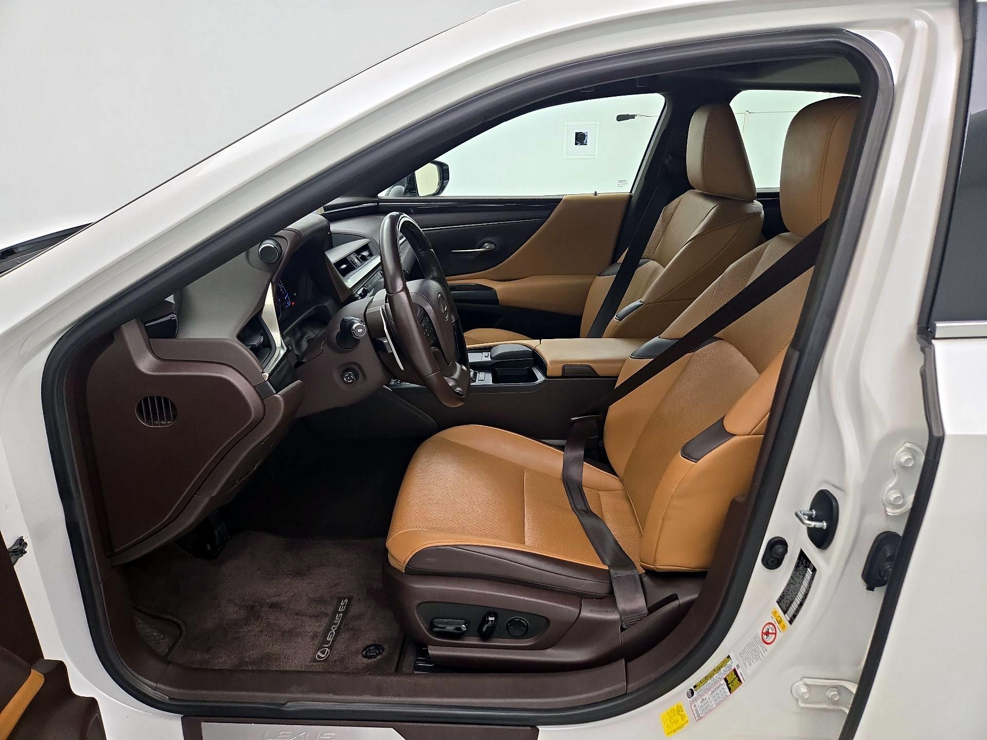 Thumbnail: 2019 Lexus ES - 11