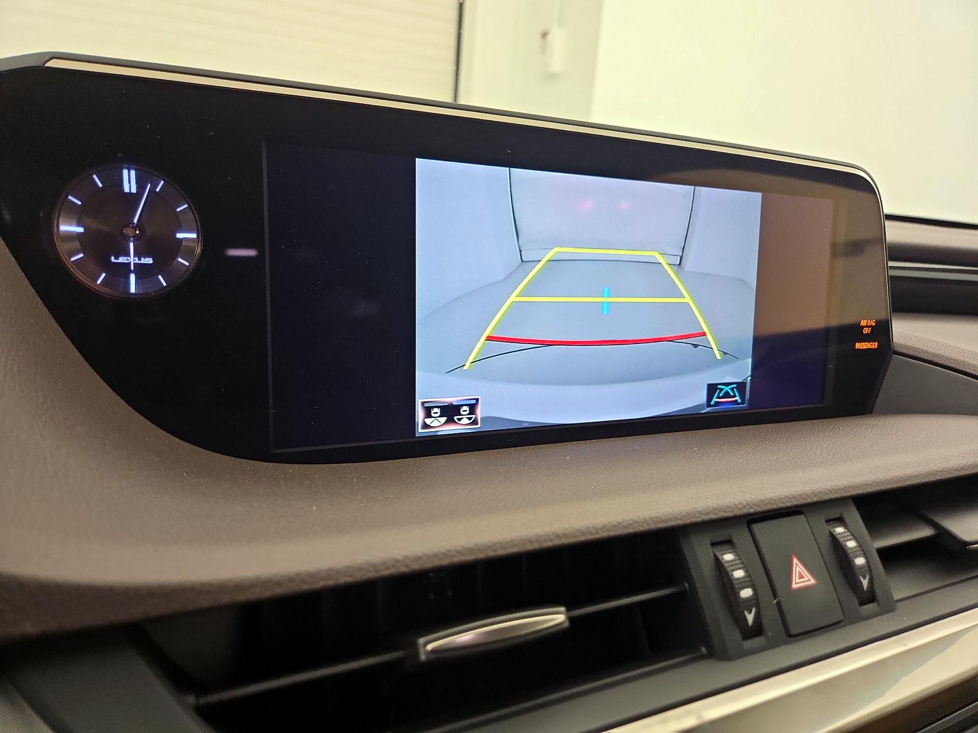 Thumbnail: 2019 Lexus ES - 15
