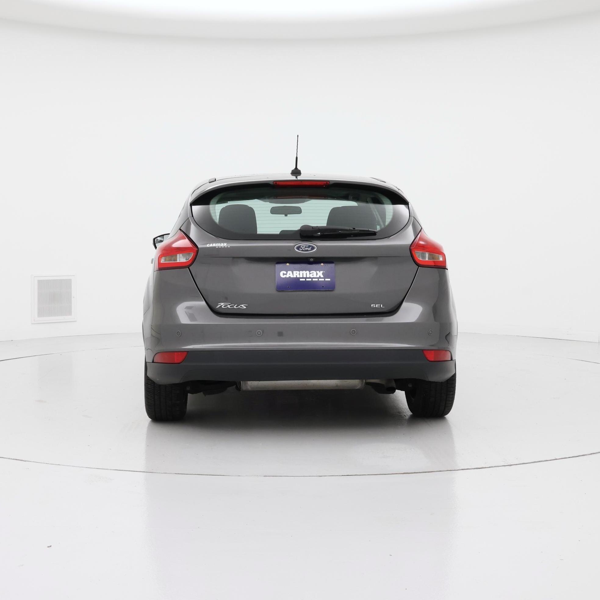 Thumbnail: 2017 Ford Focus - 6