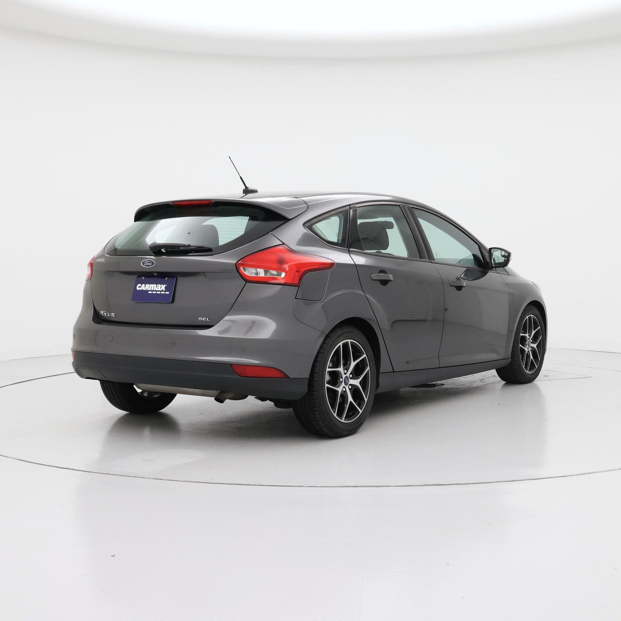 Thumbnail: 2017 Ford Focus - 8