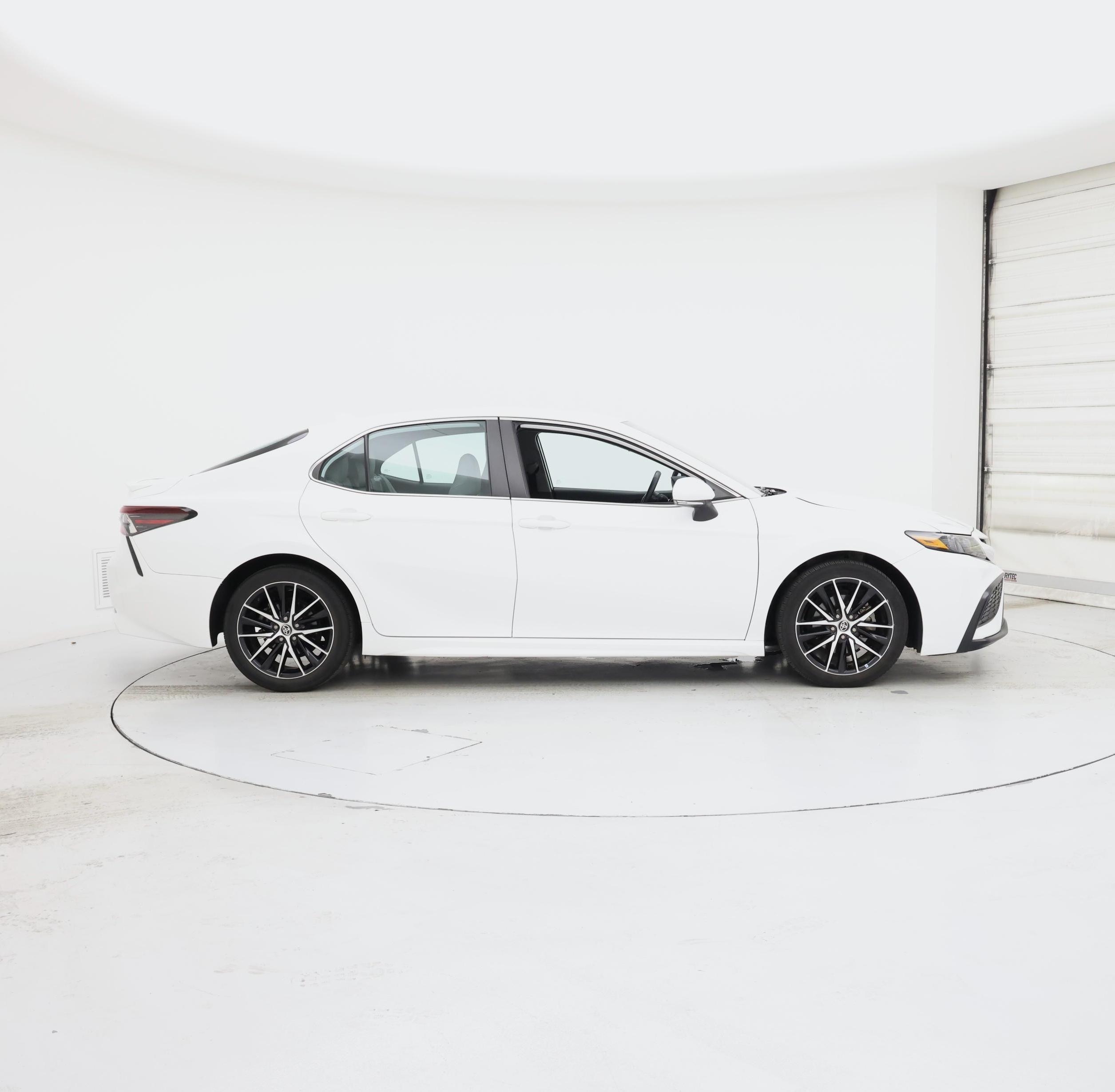 Thumbnail: 2022 Toyota Camry - 7