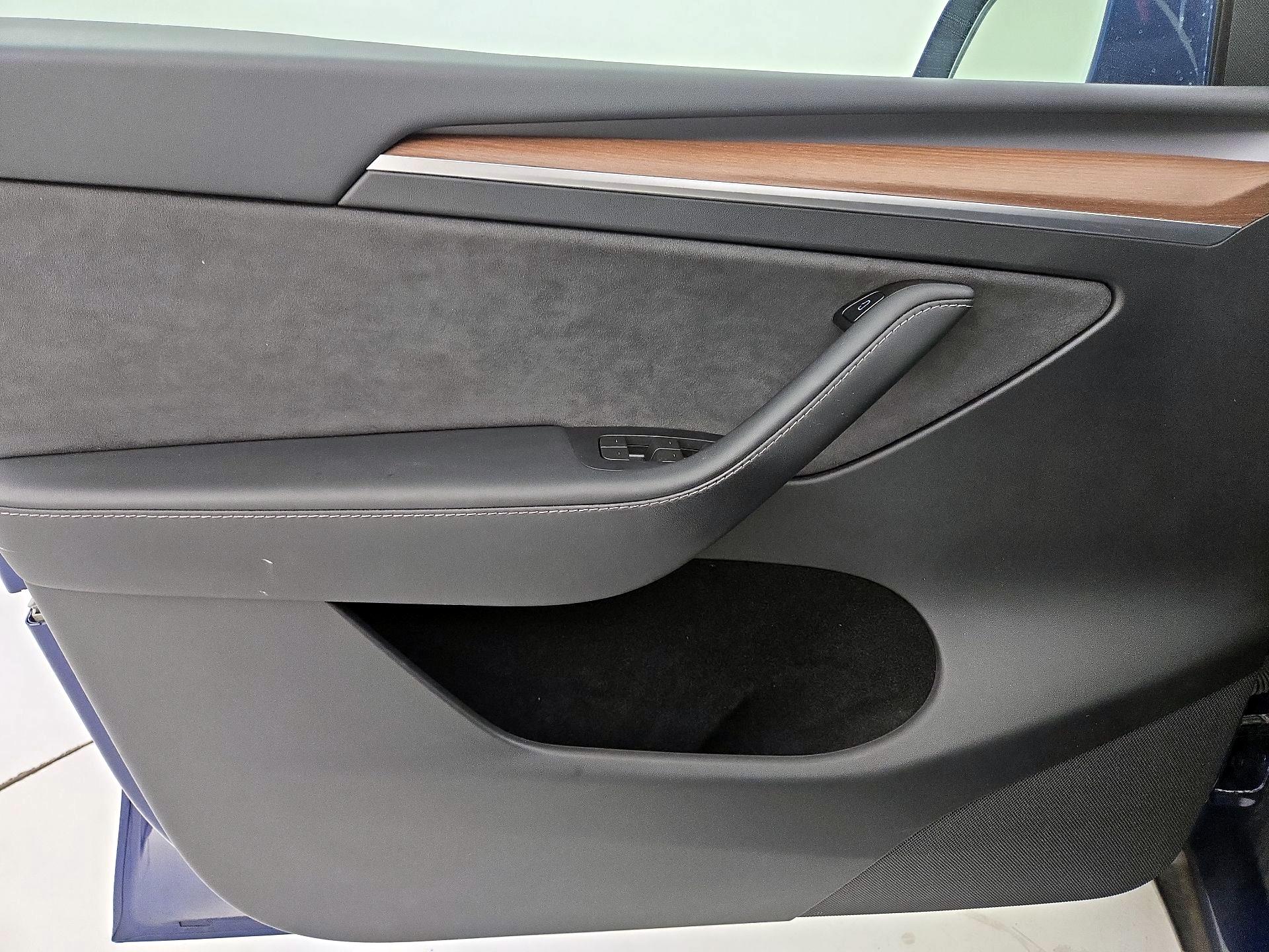 Thumbnail: 2025 Tesla Model Y - 12