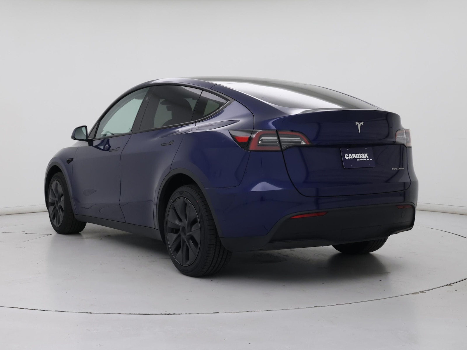 2025 Tesla Model Y Long Range - Photo 3