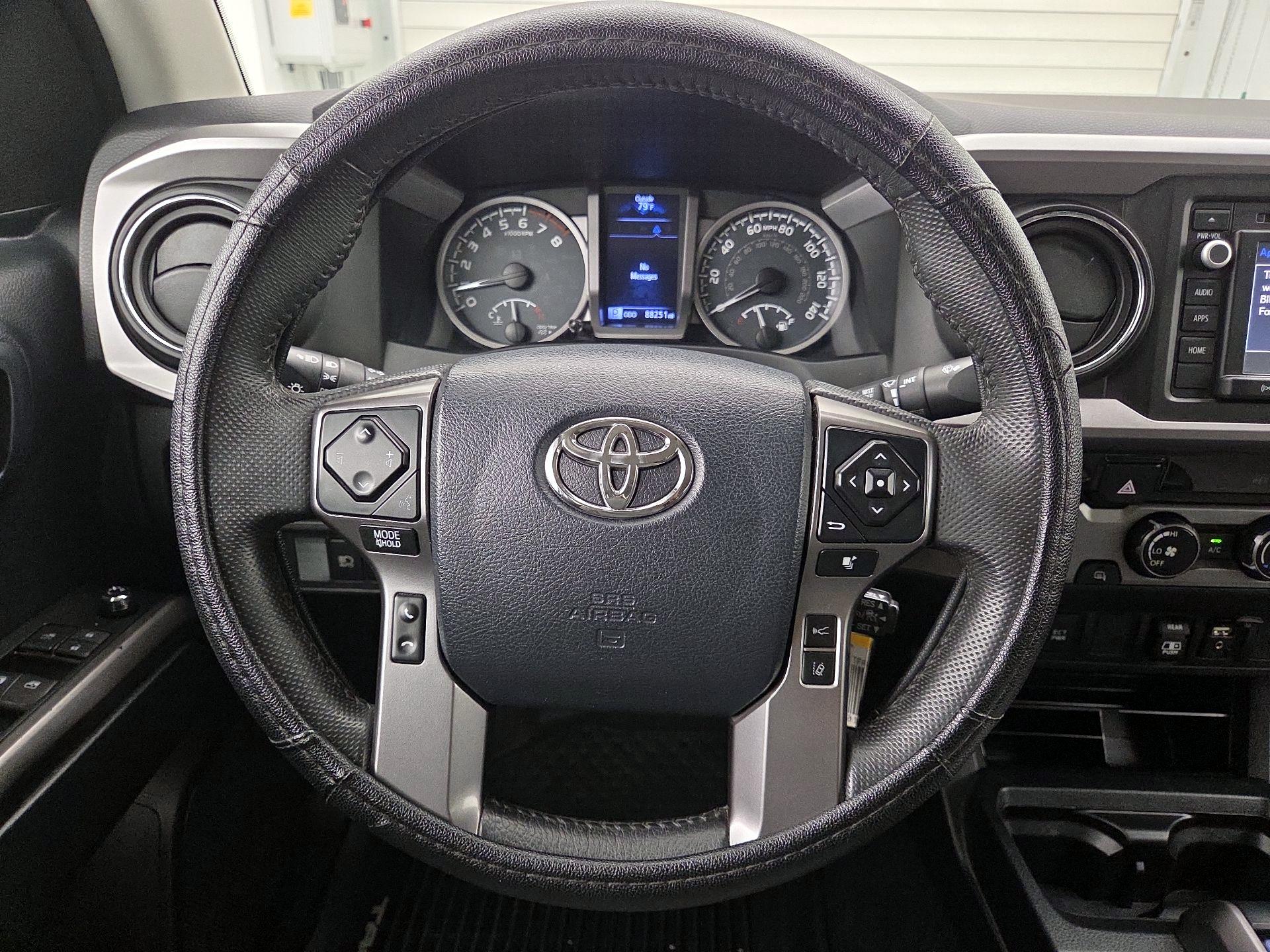 Thumbnail: 2018 Toyota Tacoma - 10