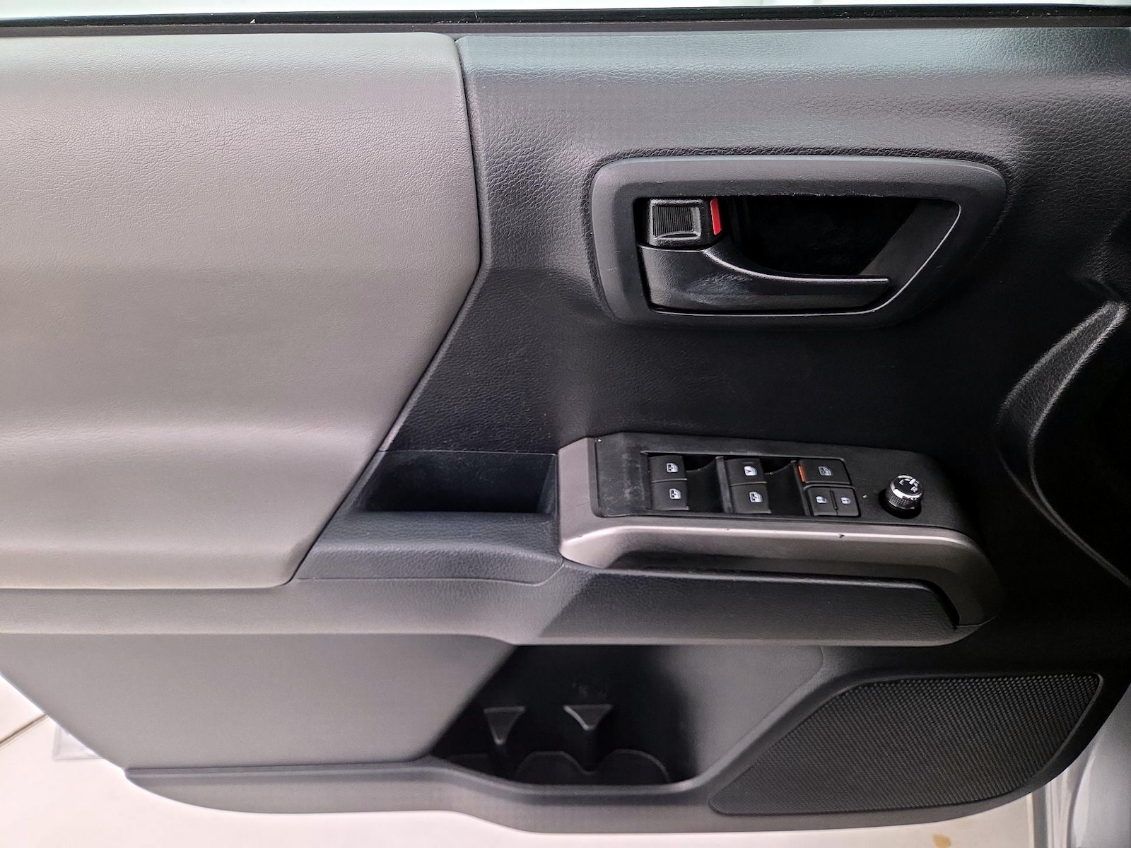 2018 Toyota Tacoma SR5 - Photo 13