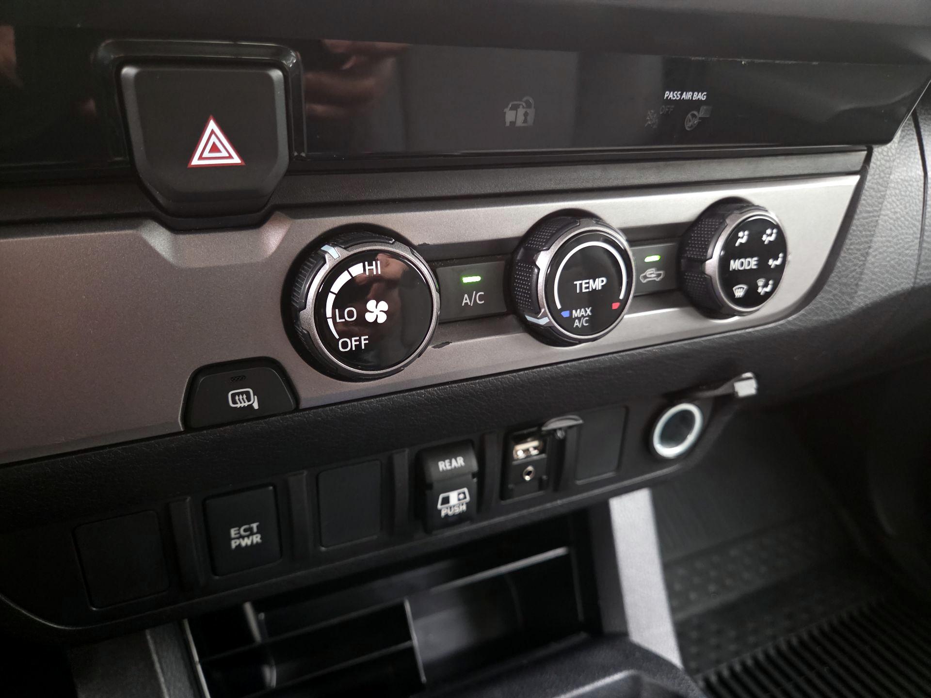 Thumbnail: 2018 Toyota Tacoma - 16