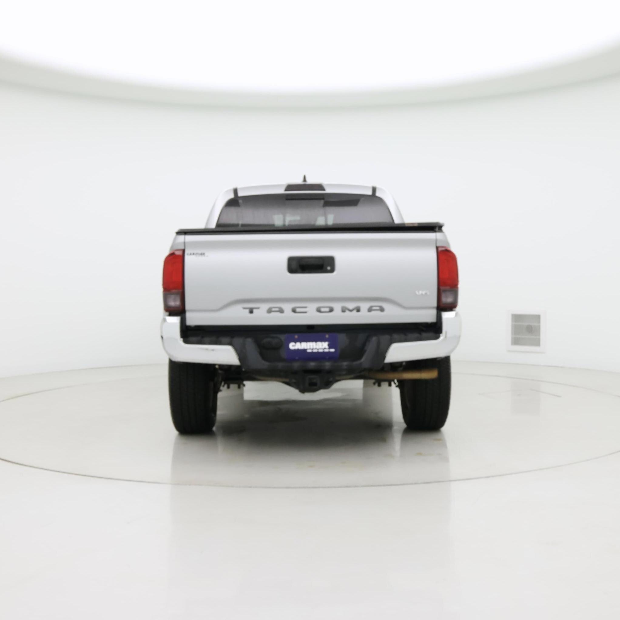 Thumbnail: 2018 Toyota Tacoma - 6