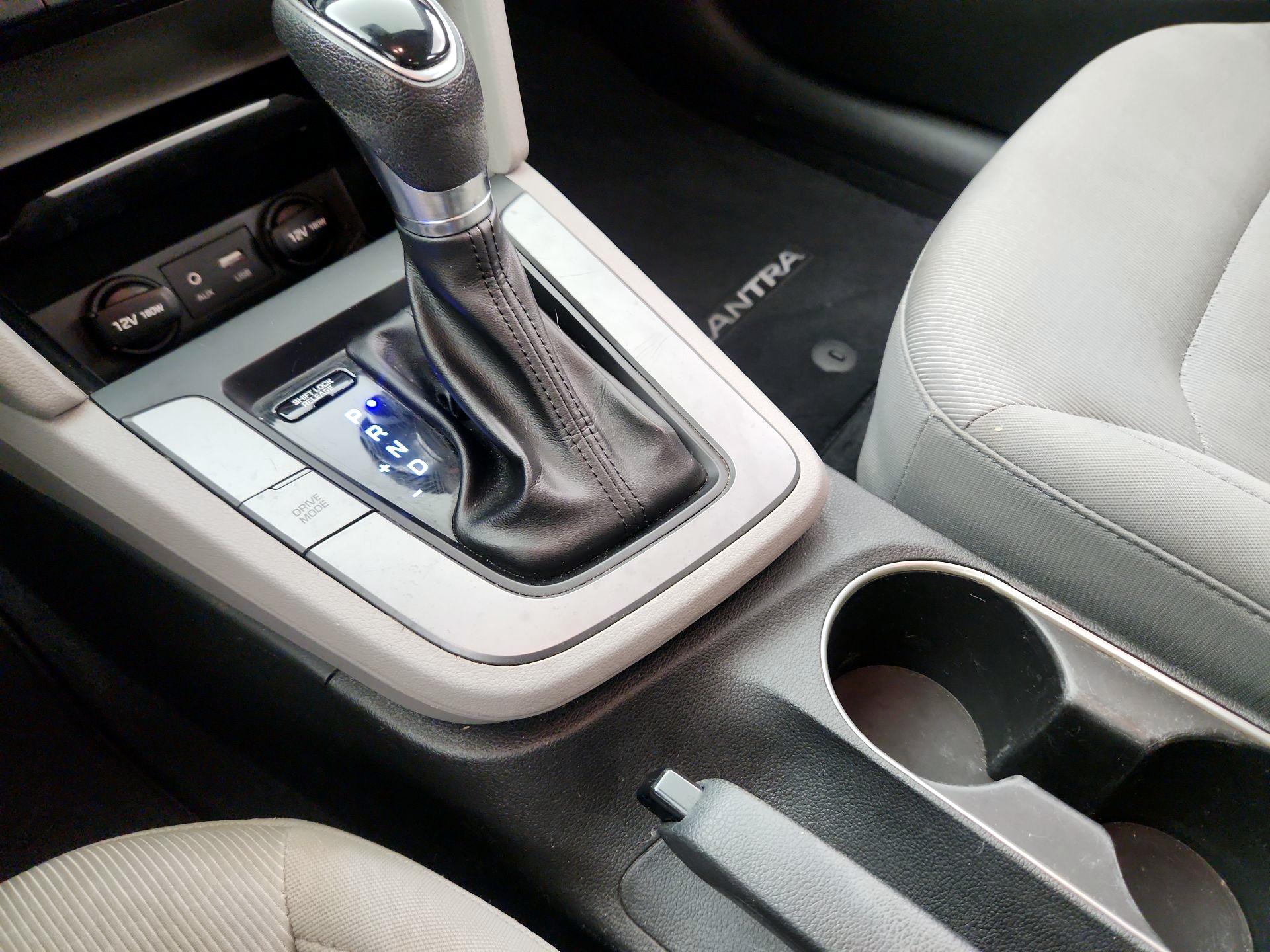 Thumbnail: 2018 Hyundai Elantra - 17