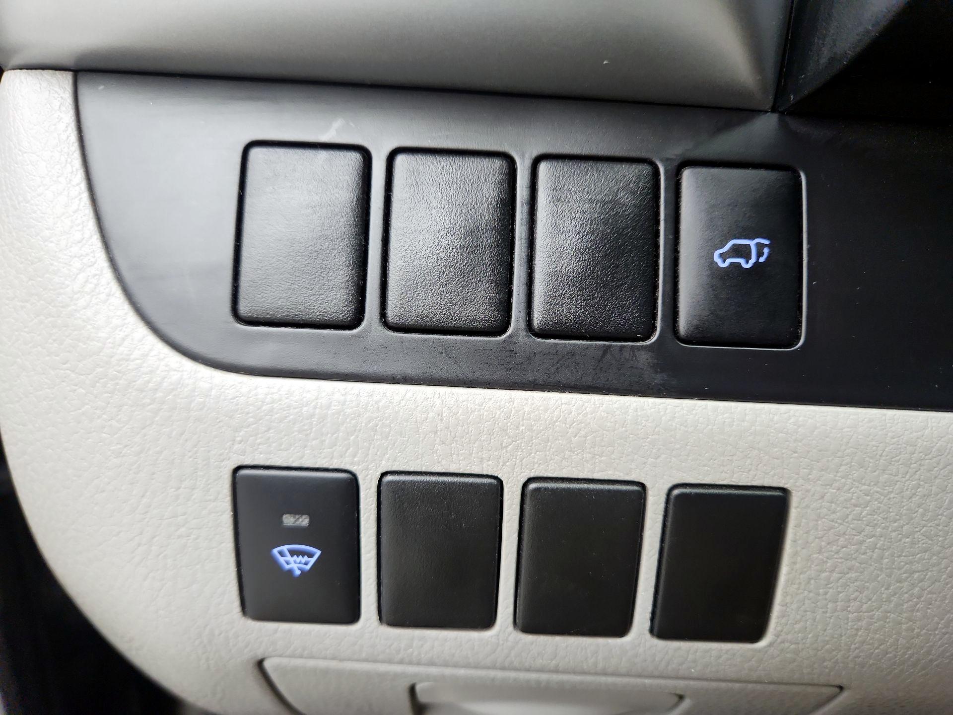 Thumbnail: 2015 Toyota Highlander - 13